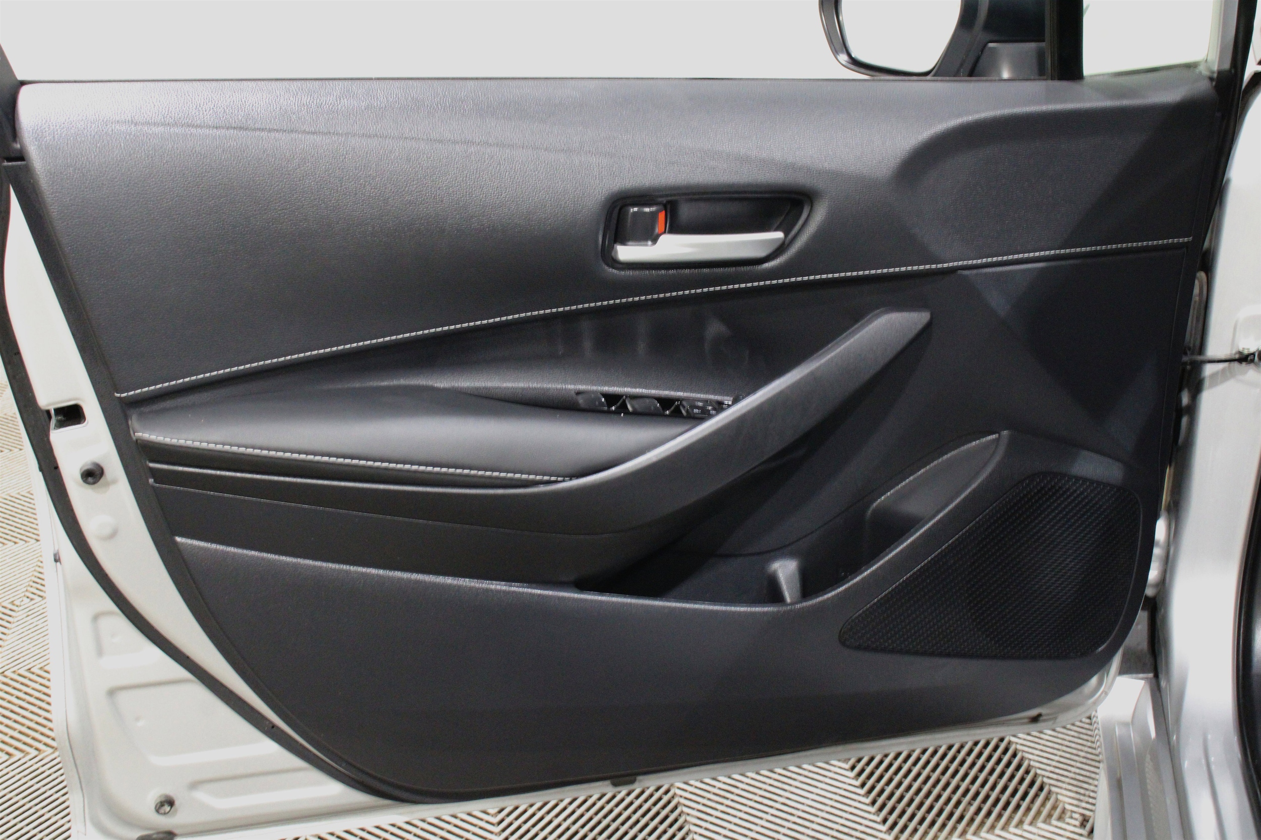 2024 Toyota Corolla Hatchback SE - Photo 6