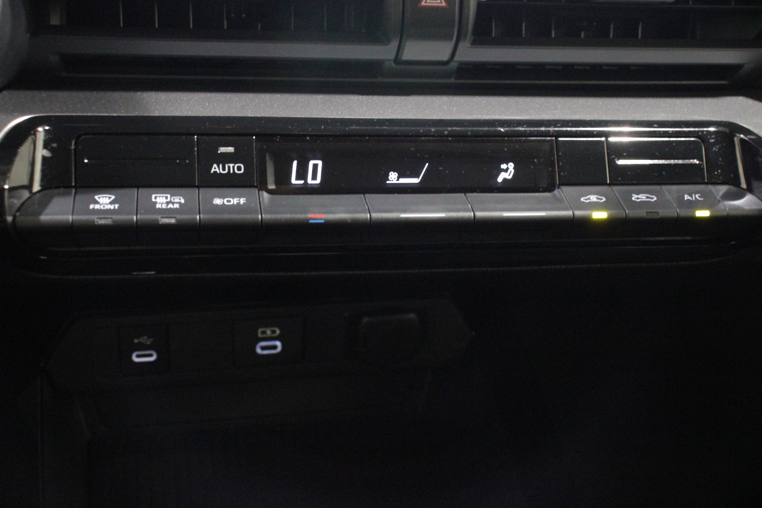 2024 Toyota Prius LE - Photo 20