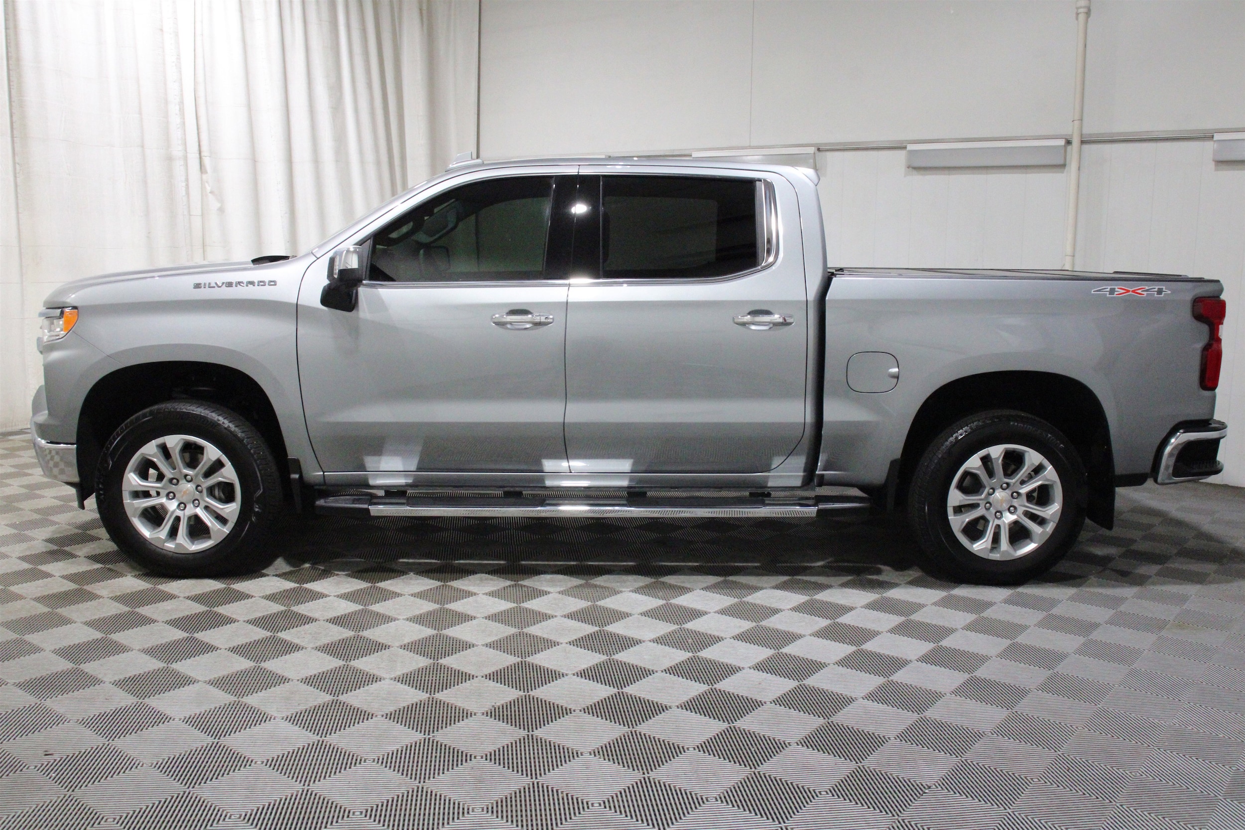 2025 Chevrolet Silverado 1500 LTZ - Photo 35