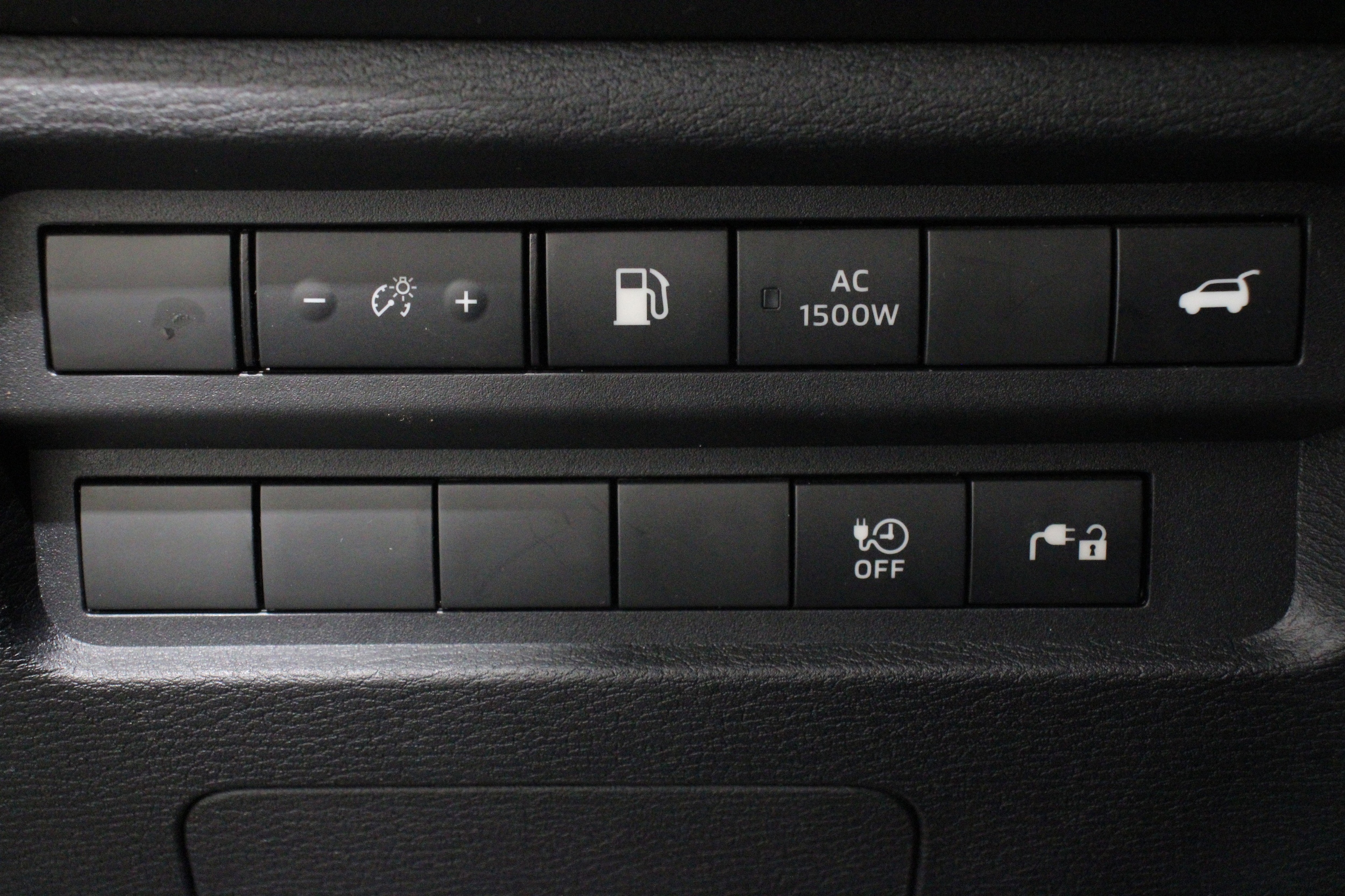 2024 Mitsubishi Outlander Plug-in Hybrid SEL - Photo 11