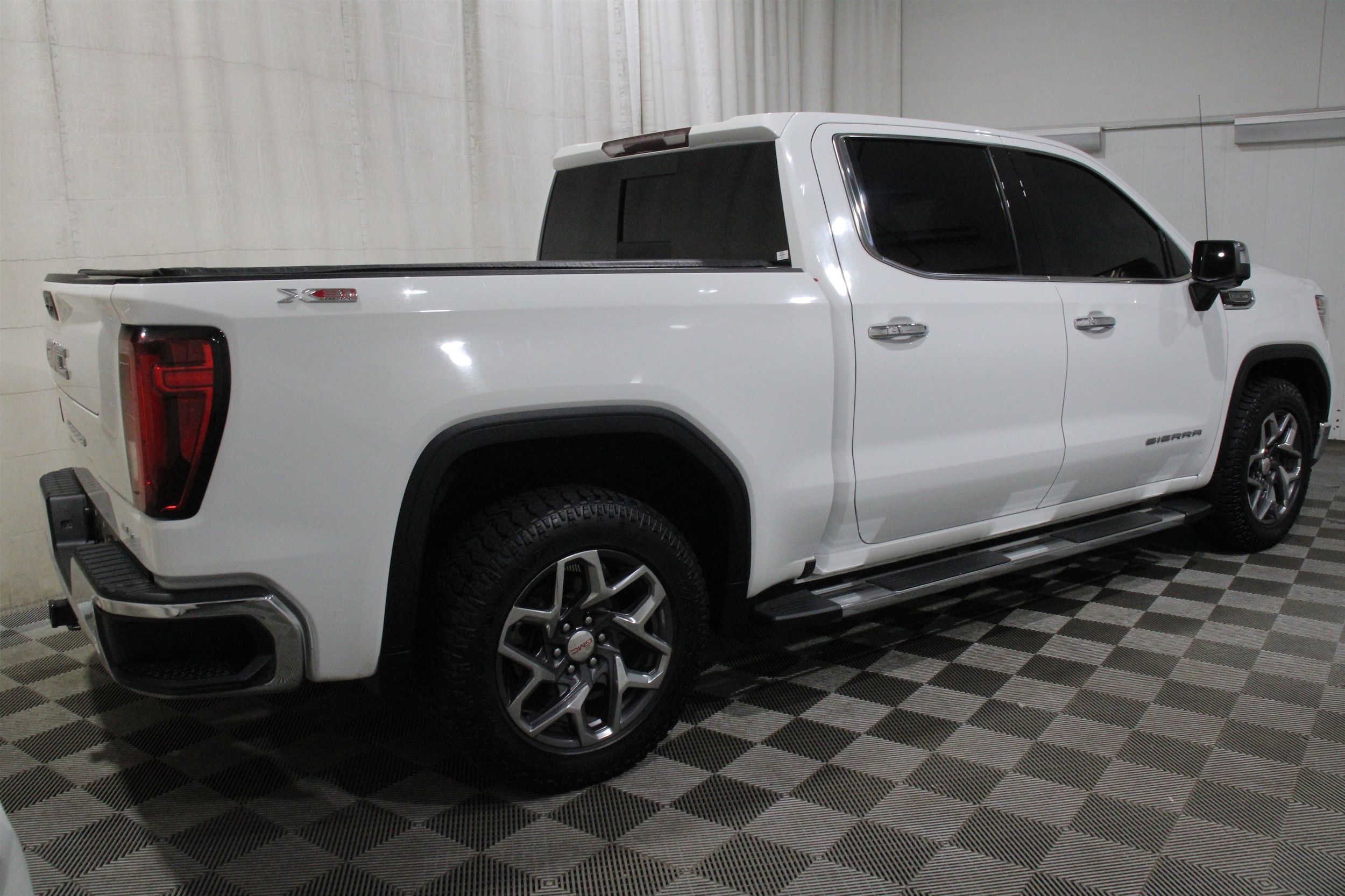 2019 GMC Sierra 1500 SLT - Photo 32