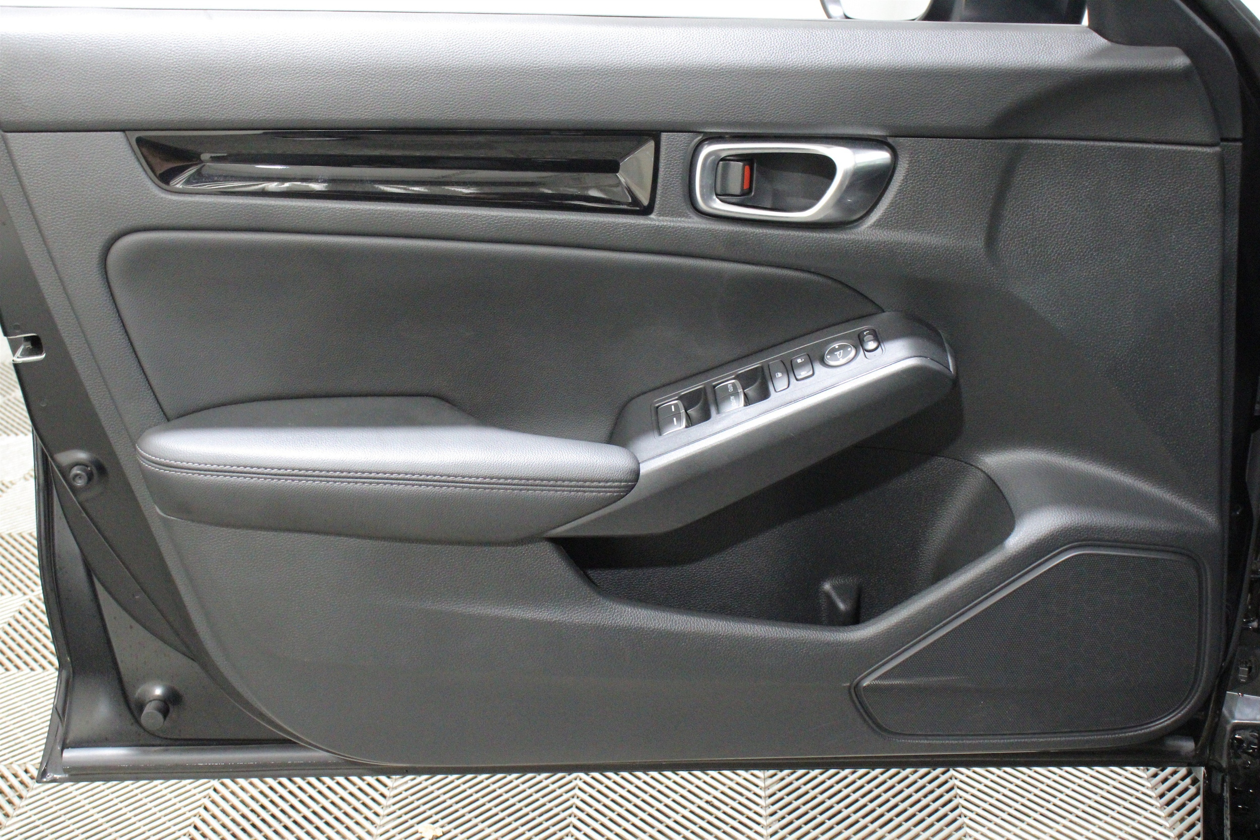 2023 Honda Civic Hatchback EX-L - Photo 6