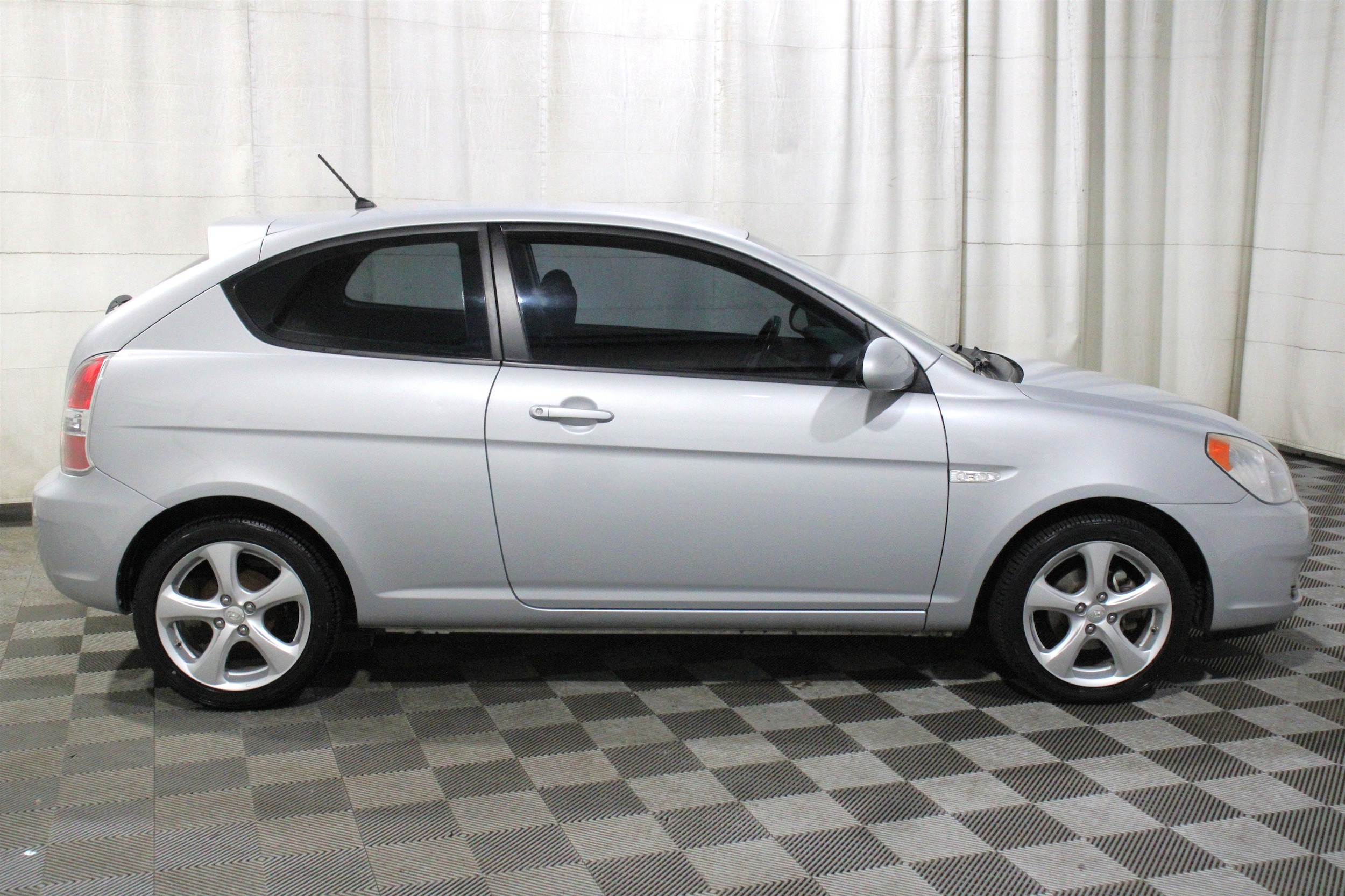 2008 Hyundai Accent SE - Photo 22