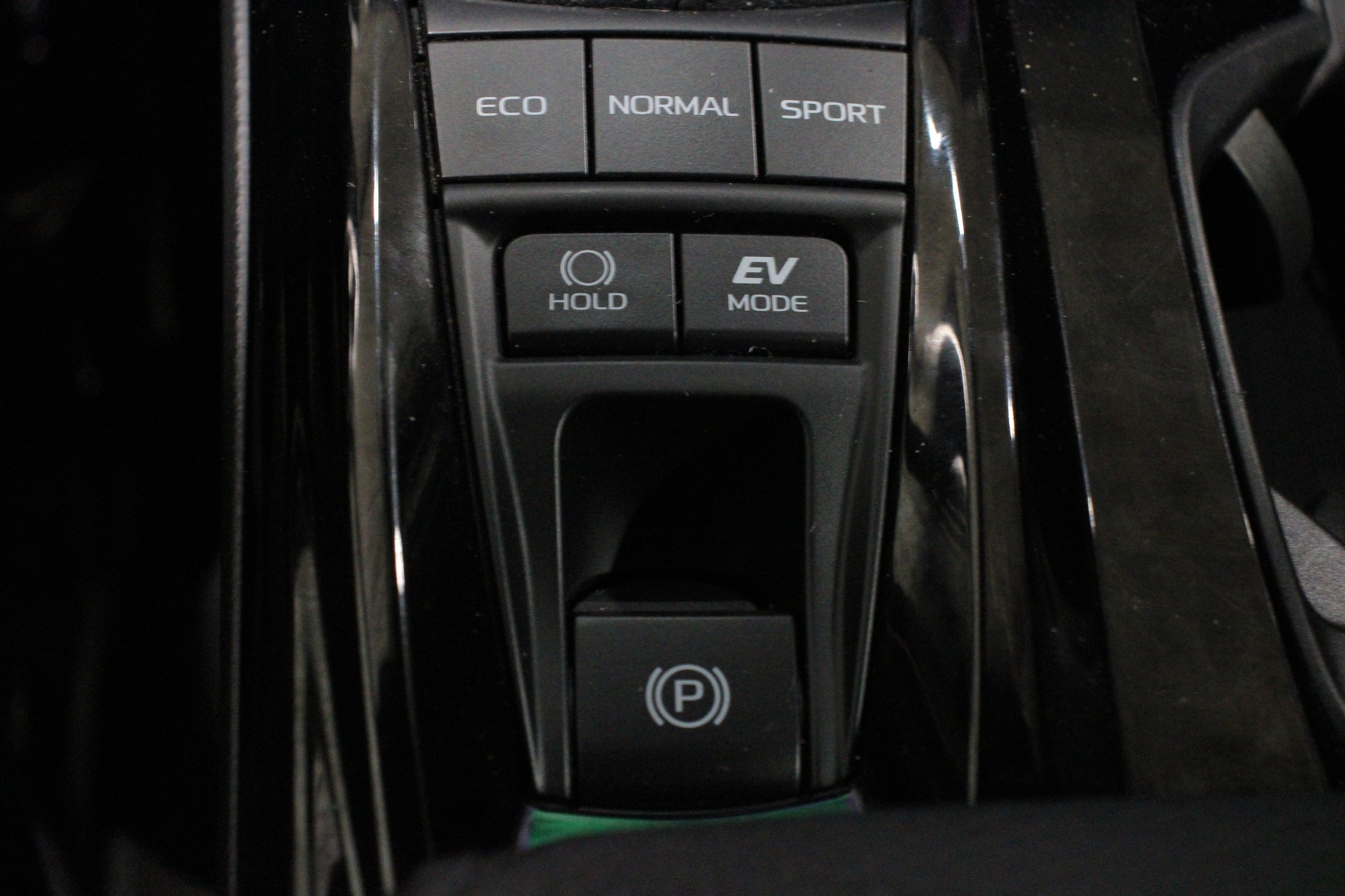 2025 Toyota Camry XSE - Photo 21