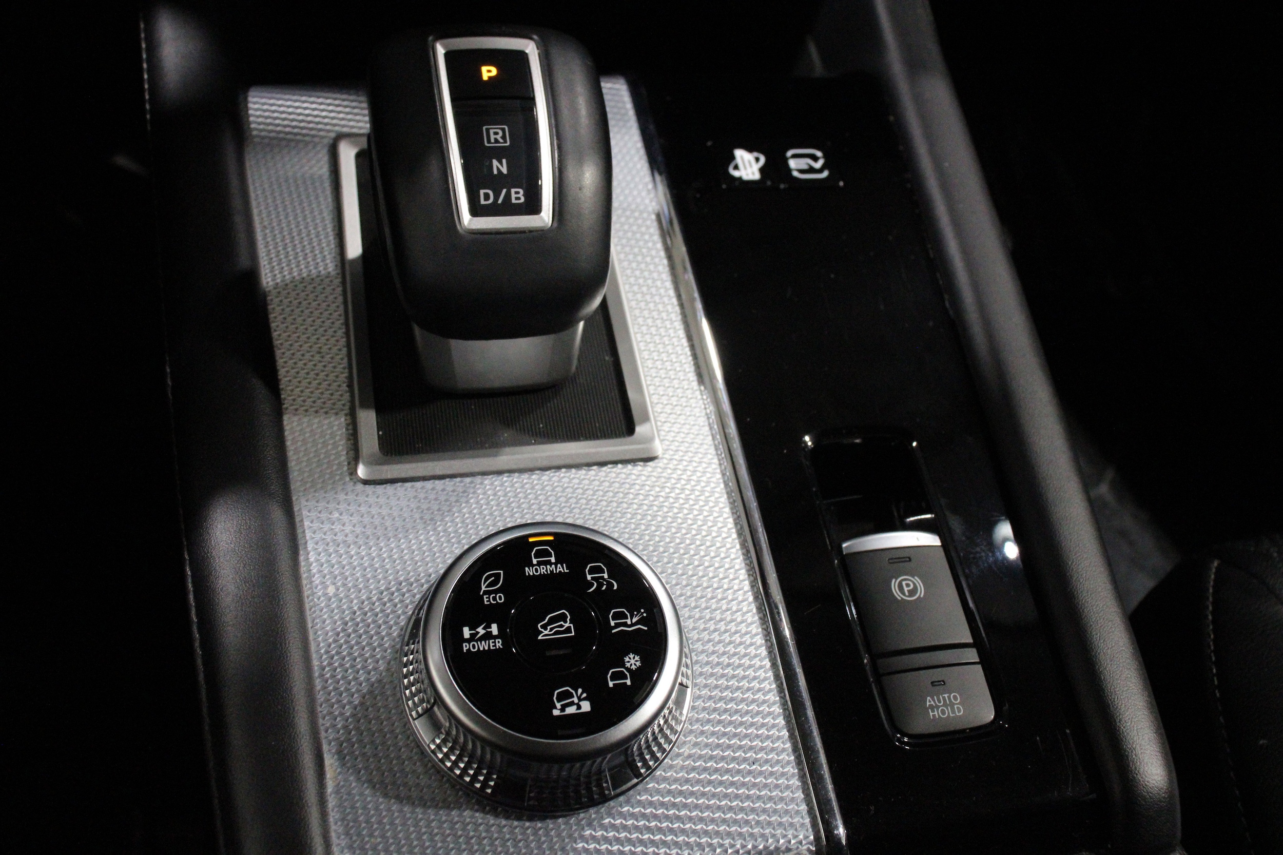 2024 Mitsubishi Outlander Plug-in Hybrid SEL - Photo 20