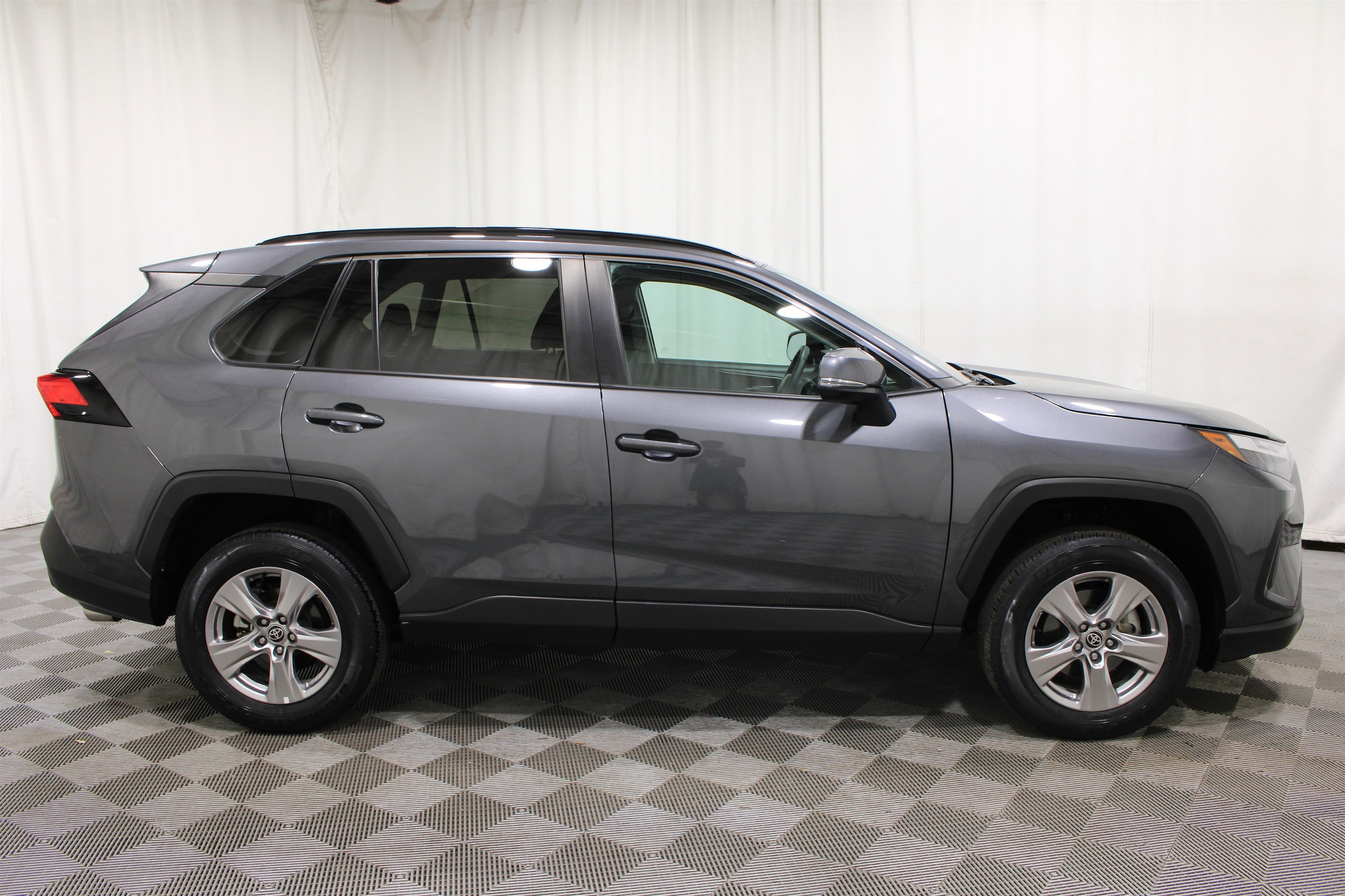2023 Toyota RAV4 XLE - Photo 28