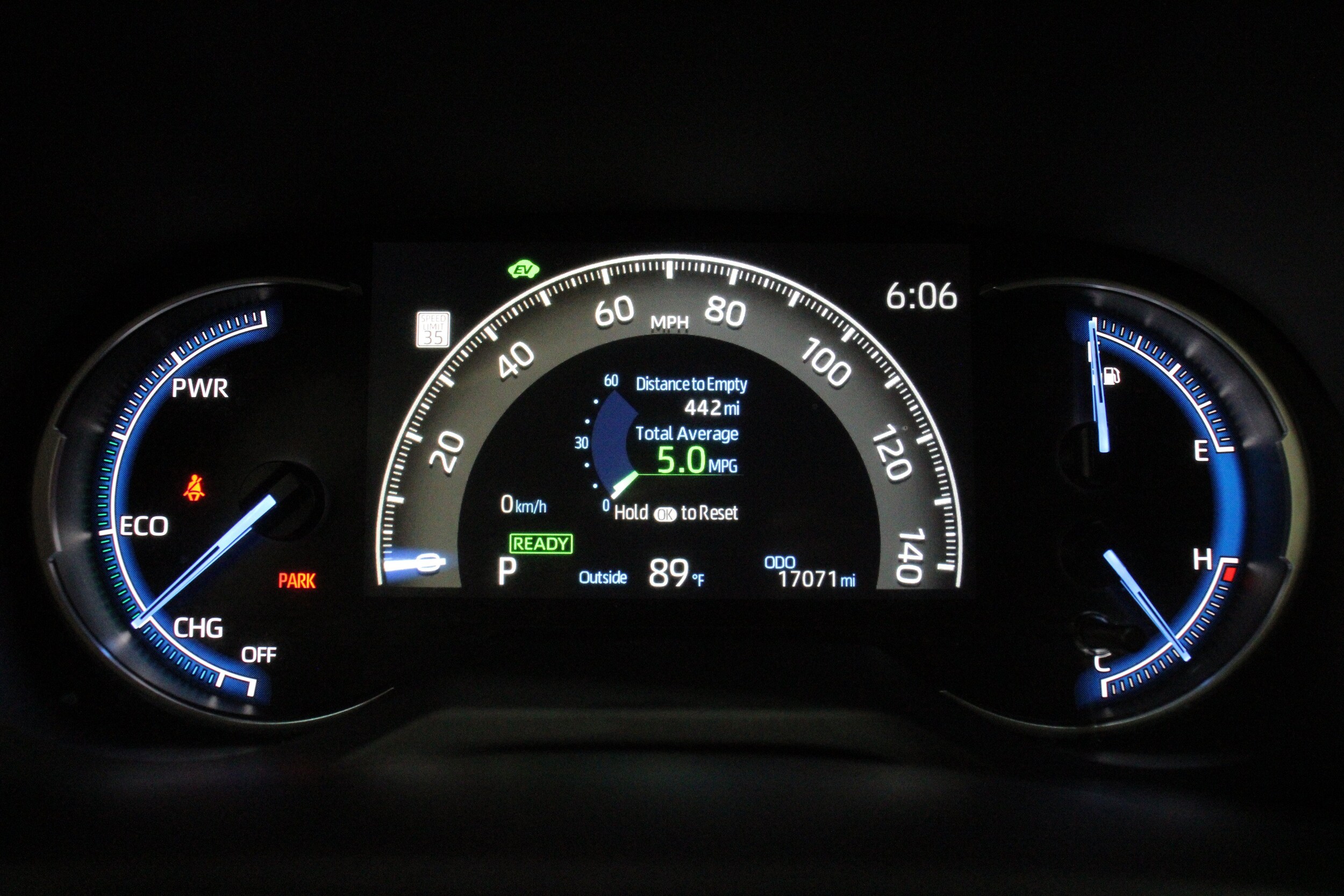 2025 Toyota RAV4 LE - Photo 13