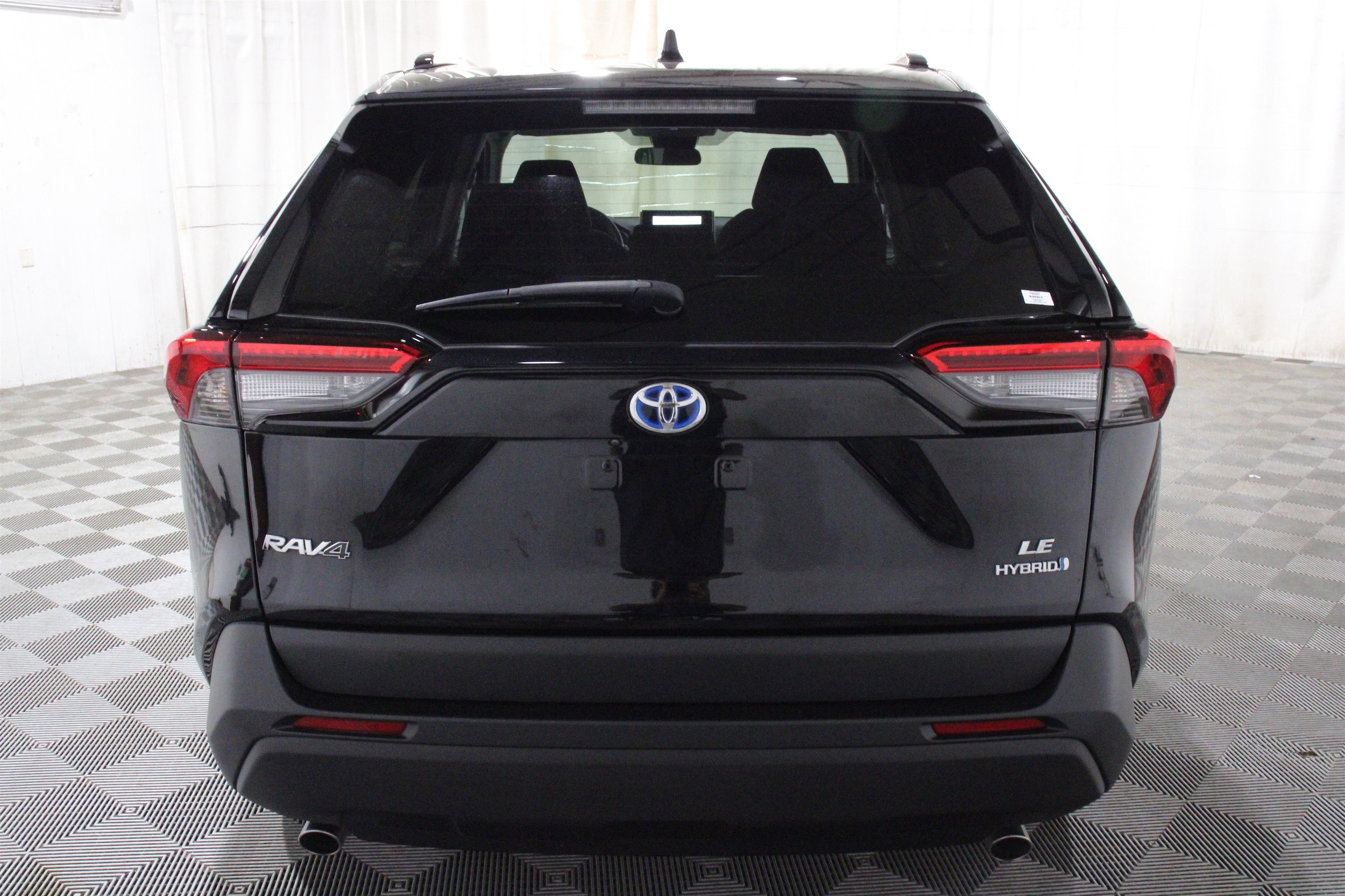 2024 Toyota RAV4 LE - Photo 30