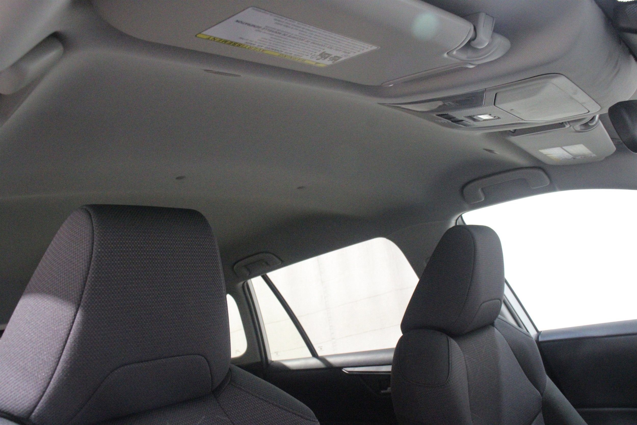 2025 Toyota RAV4 XLE - Photo 28