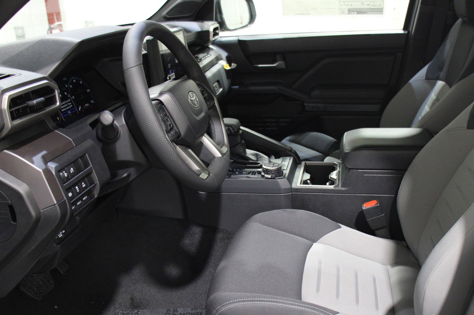 2025 Toyota Tacoma TRD Off-Road photo 3