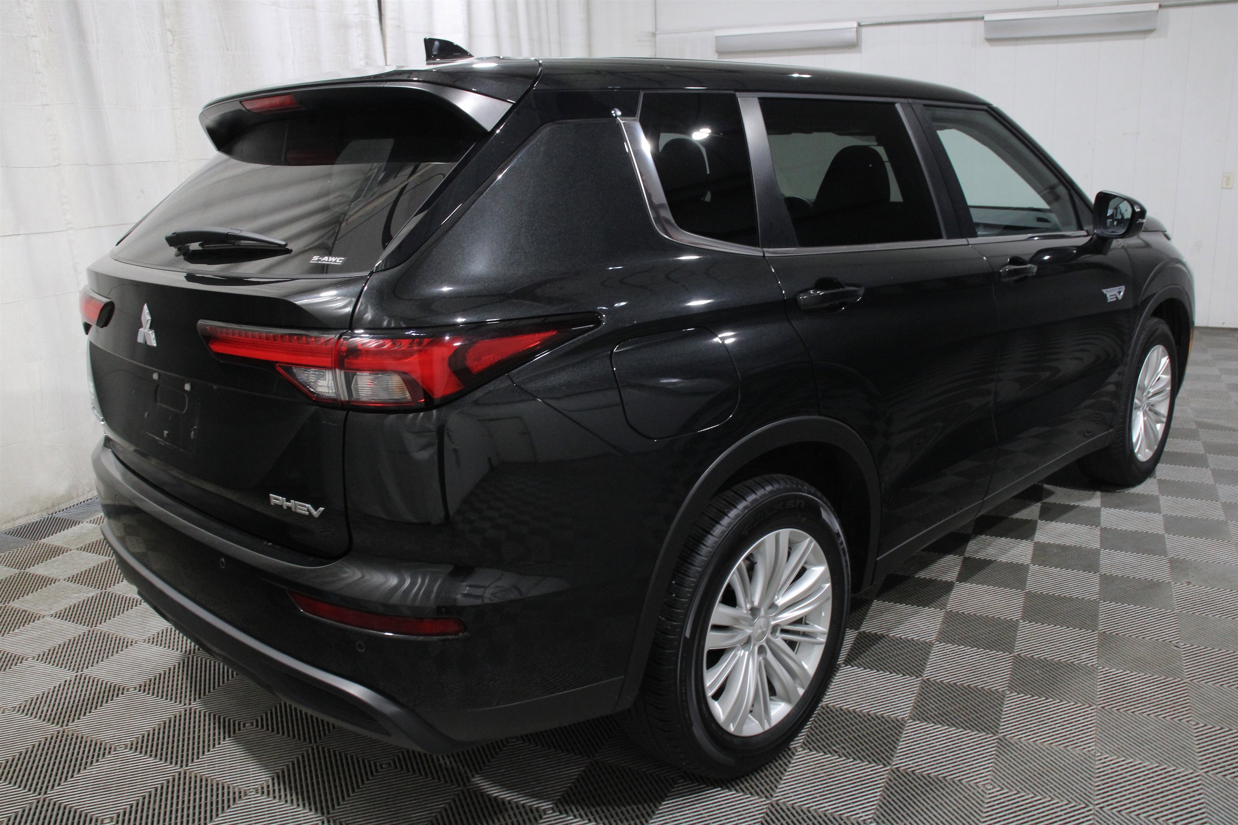 2024 Mitsubishi Outlander Plug-in Hybrid ES - Photo 36