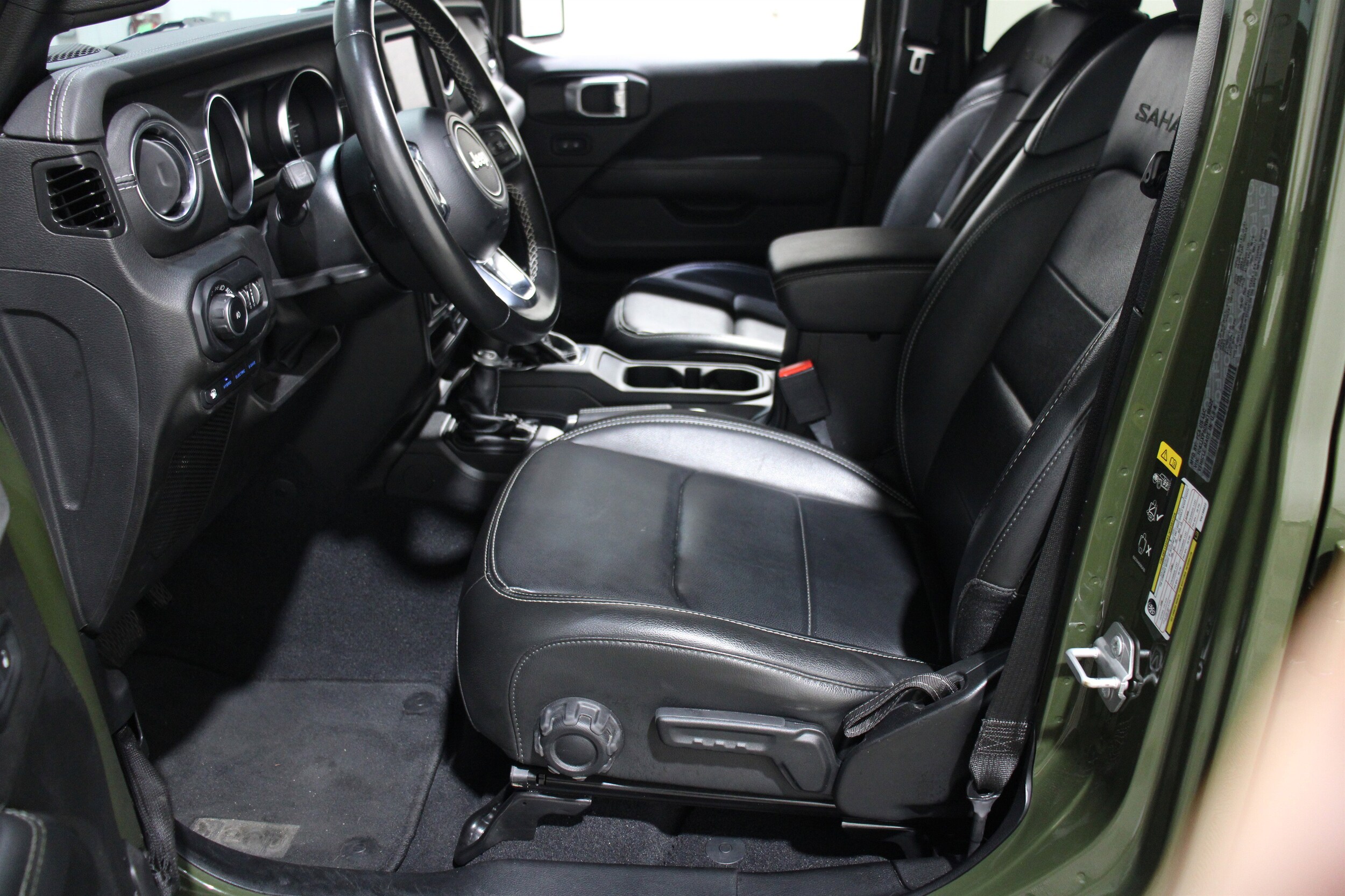 2022 Jeep Wrangler Unlimited 4xe Sahara photo 2