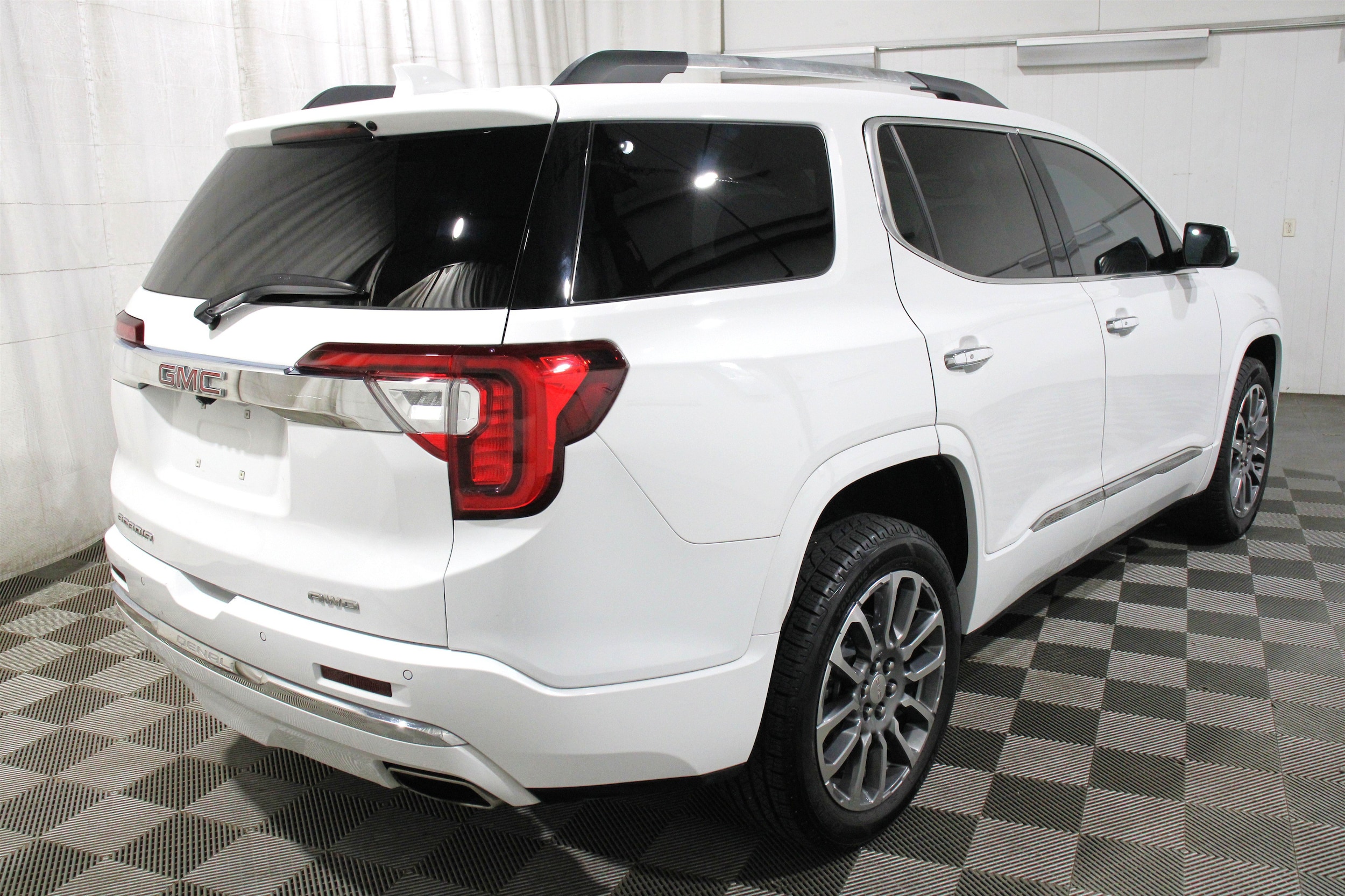 2023 GMC Acadia Denali - Photo 35