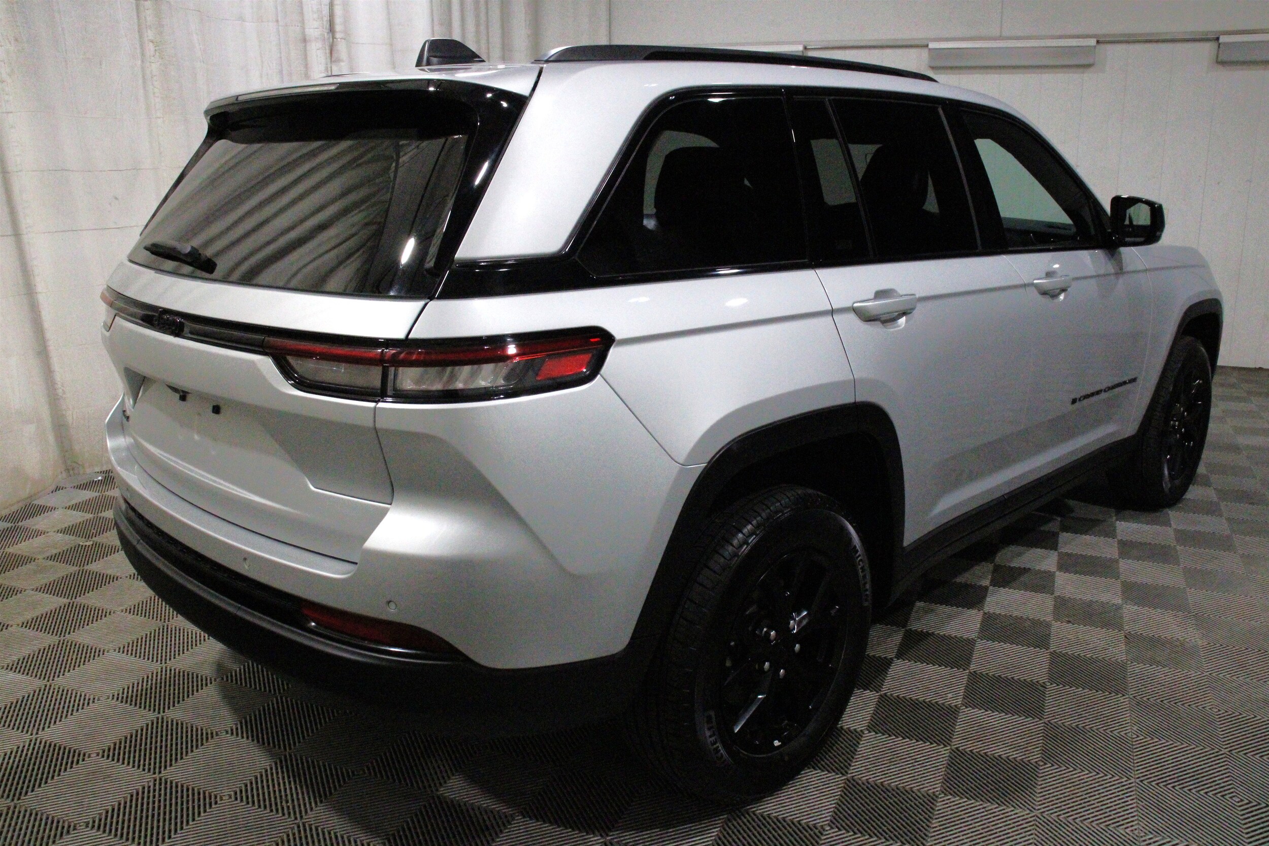 2025 Jeep Grand Cherokee Altitude - Photo 33