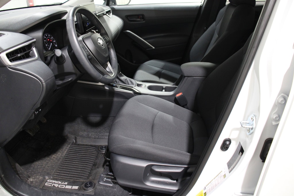Used 2024 Toyota Corolla Cross LE SUV