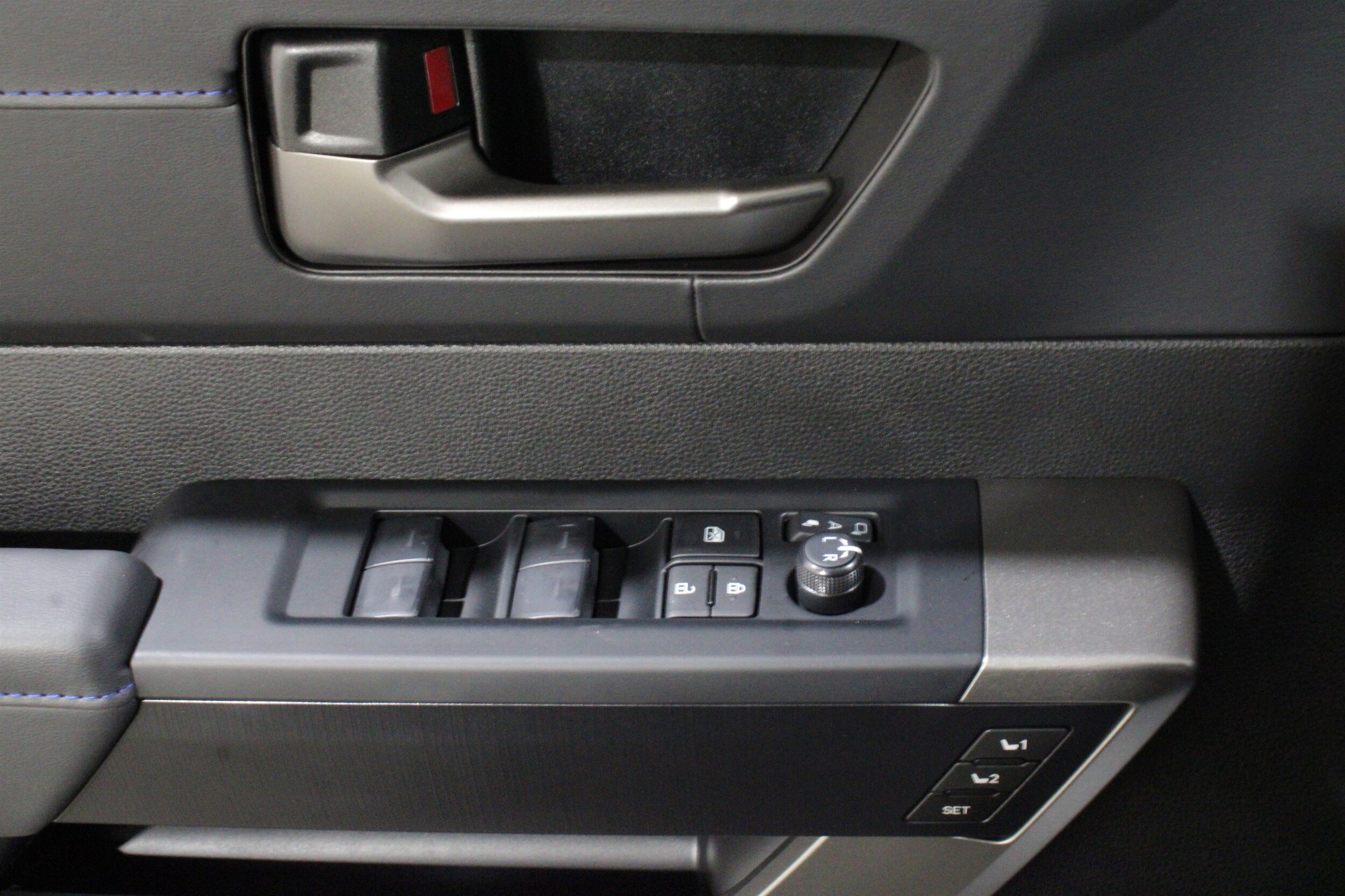 2026 Toyota Tundra Platinum - Photo 7
