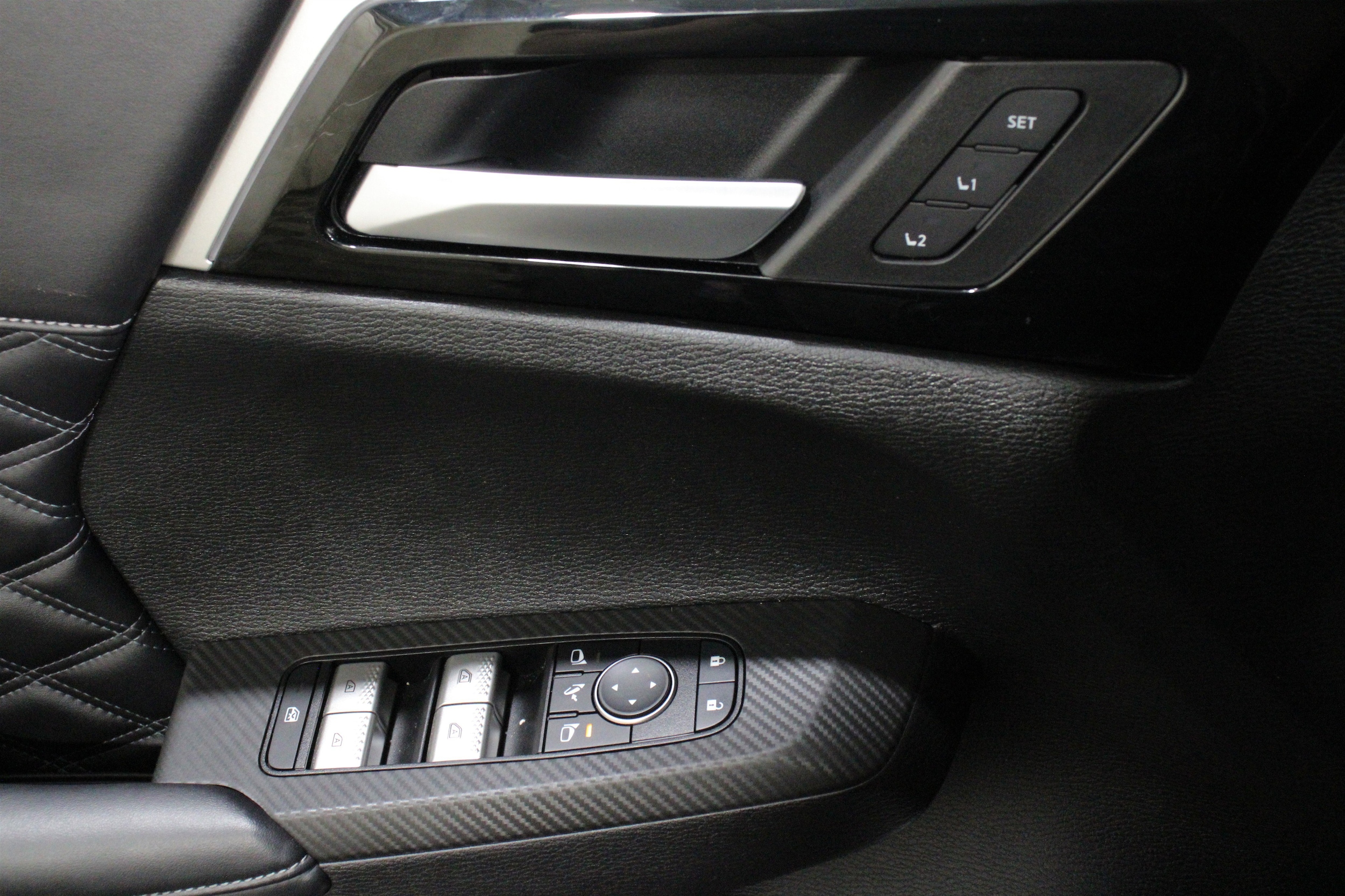 2023 Mitsubishi Outlander Plug-In Hybrid SEL - Photo 7