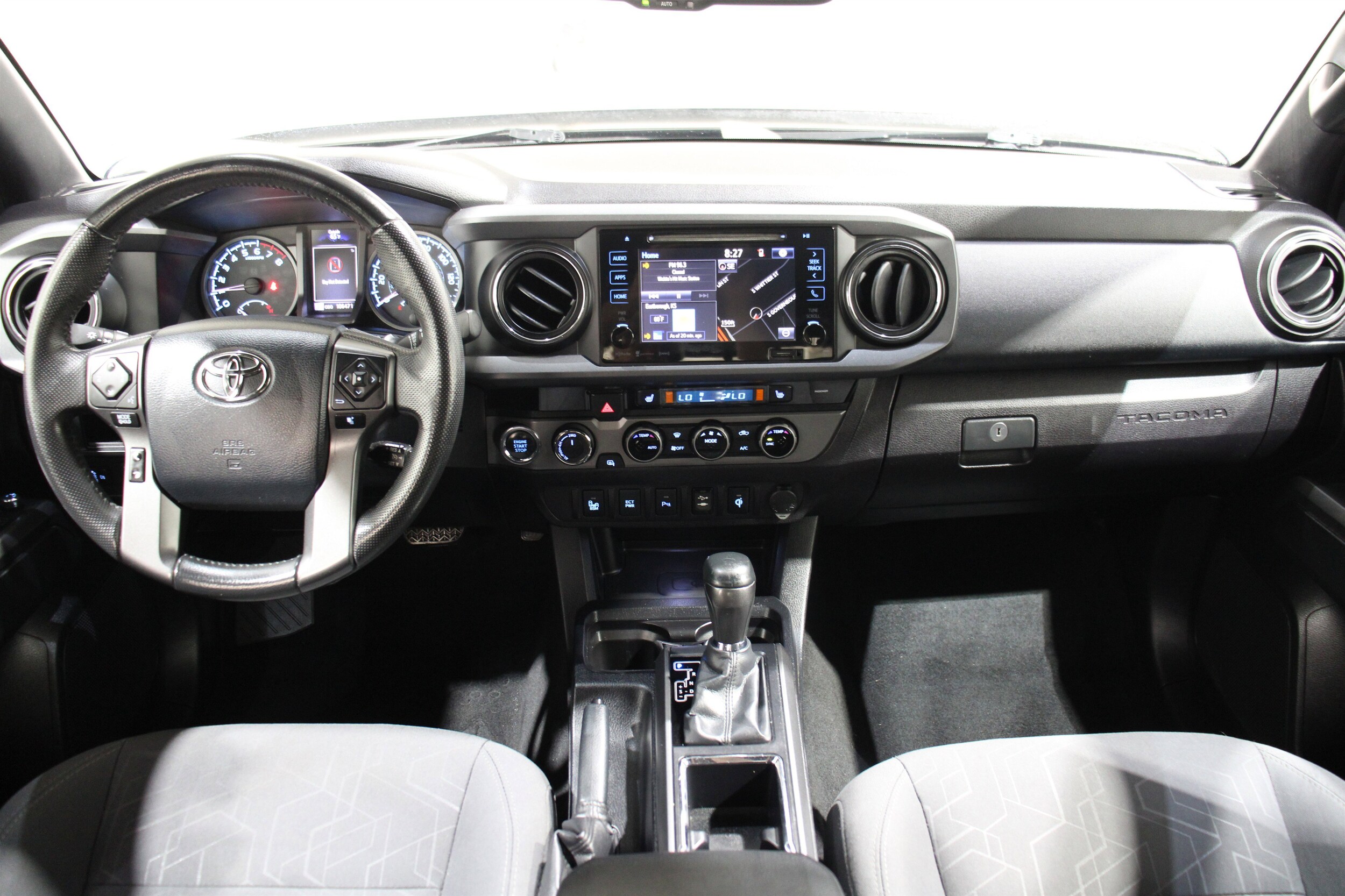 2017 Toyota Tacoma TRD V6 photo 2