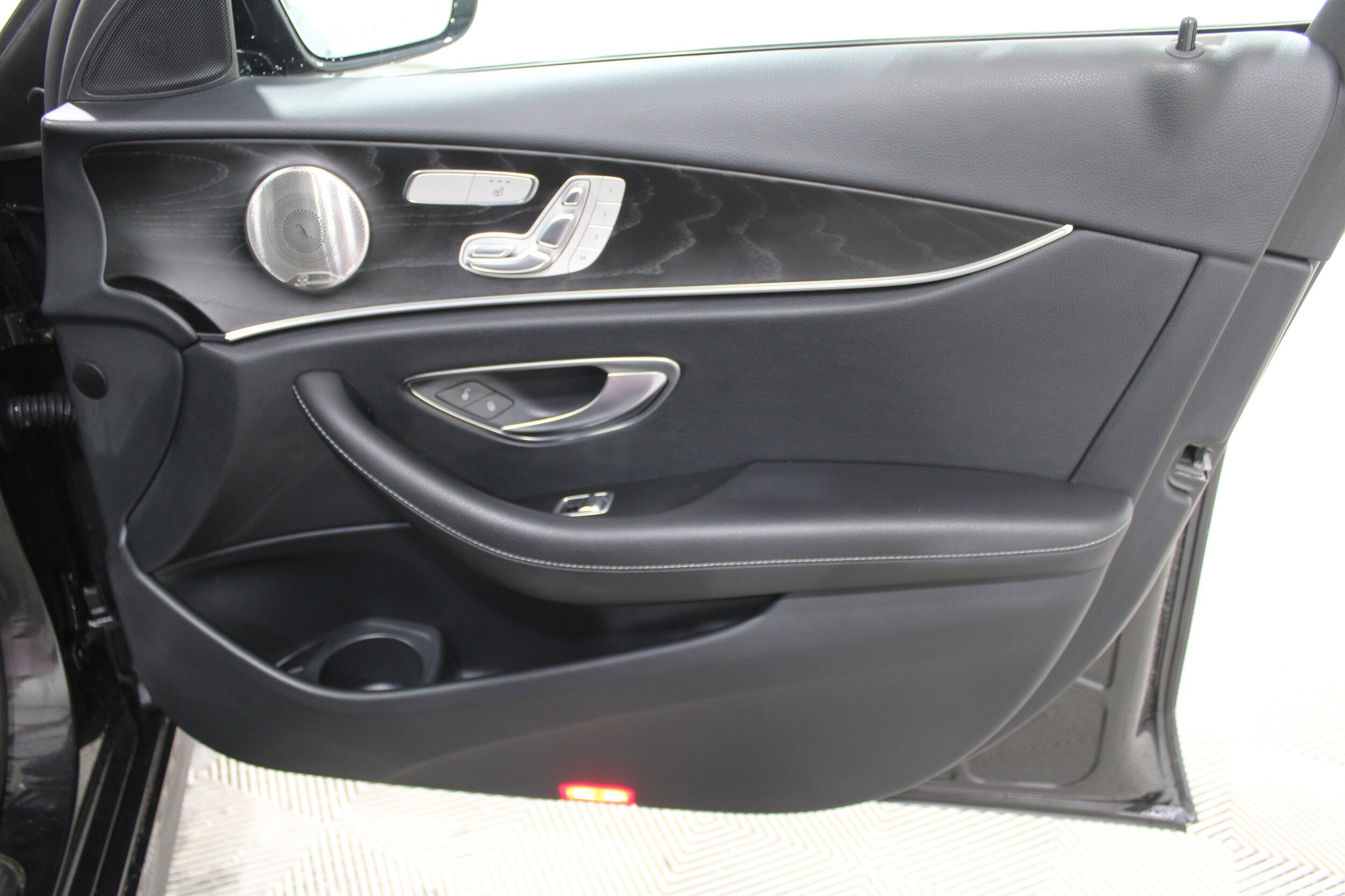2022 Mercedes-Benz E-Class E350 - Photo 24
