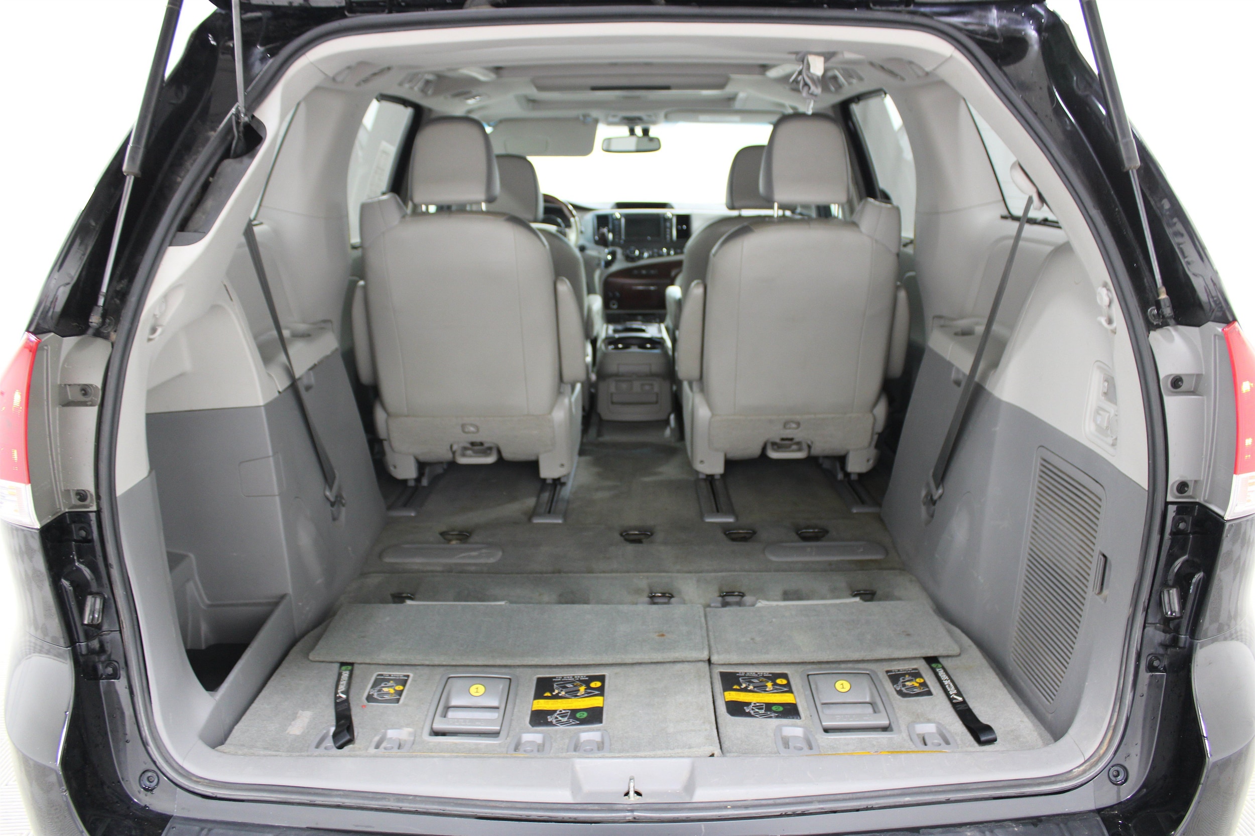 2014 Toyota Sienna Limited - Photo 23