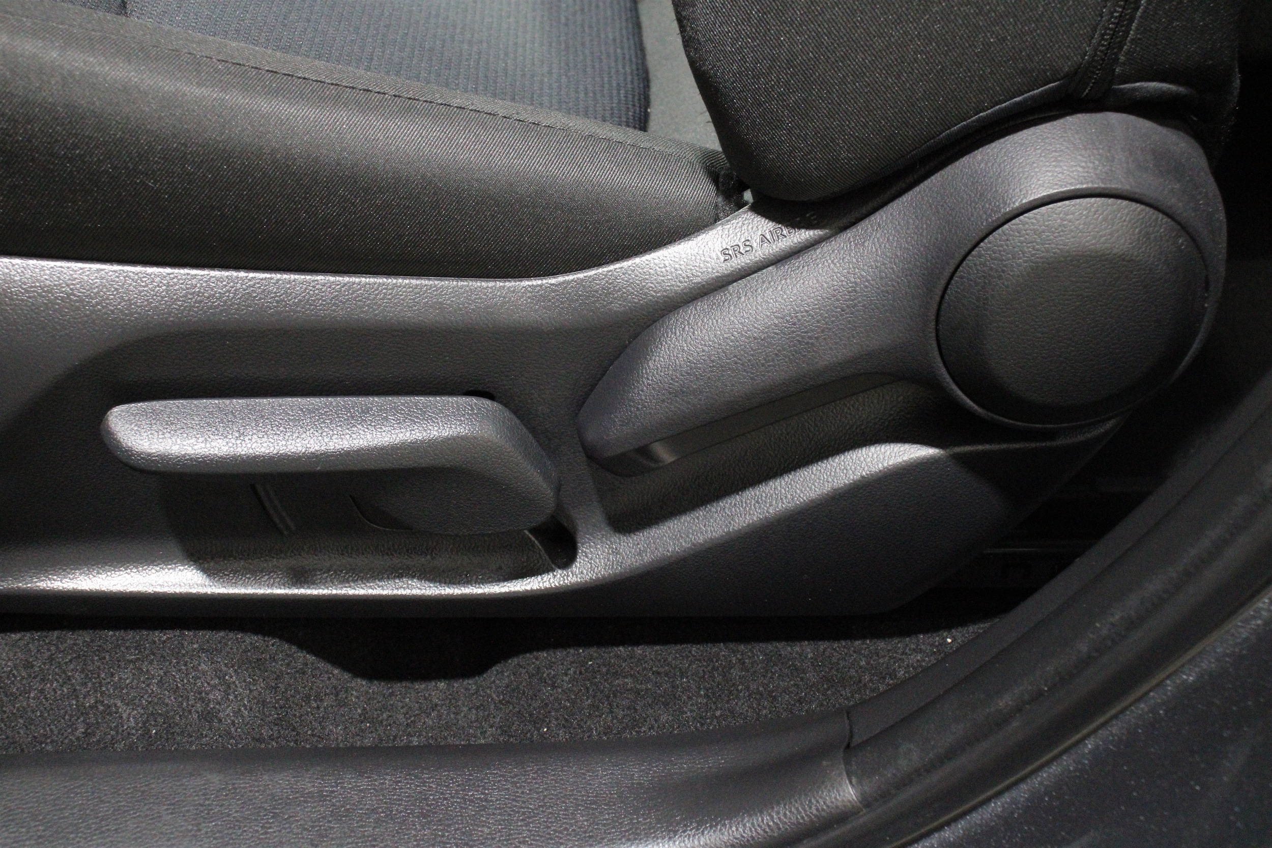 2025 Toyota RAV4 LE - Photo 4