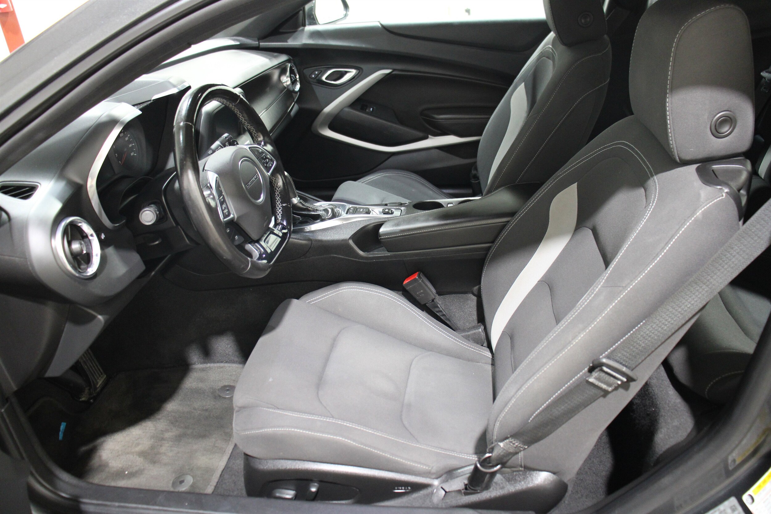2018 Chevrolet Camaro 1LT photo 3