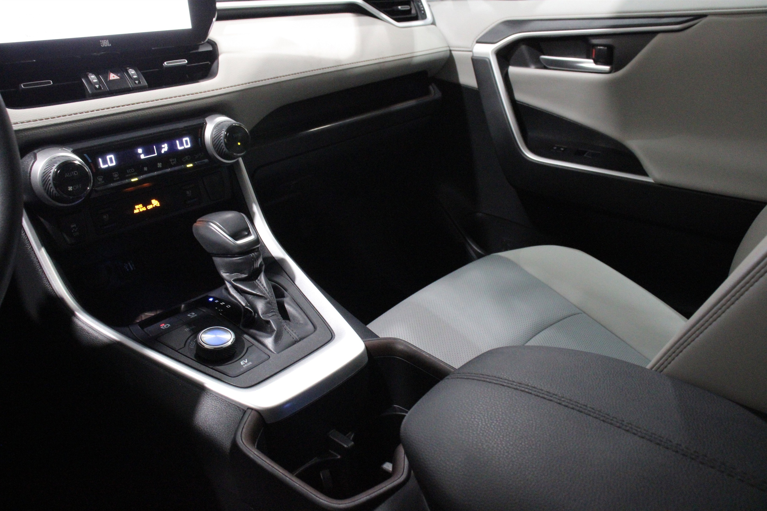 2024 Toyota RAV4 Limited - Photo 20