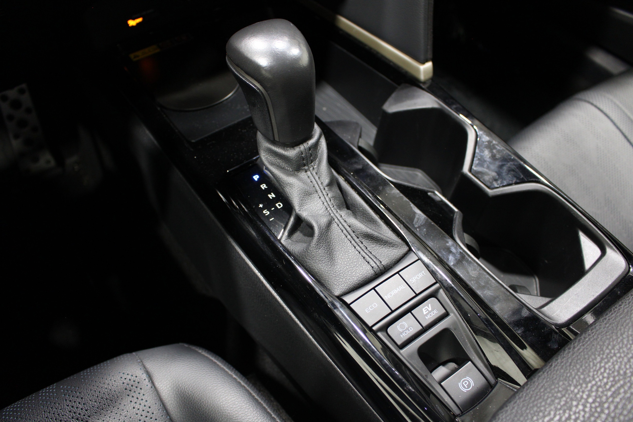 2025 Toyota Camry XSE - Photo 17