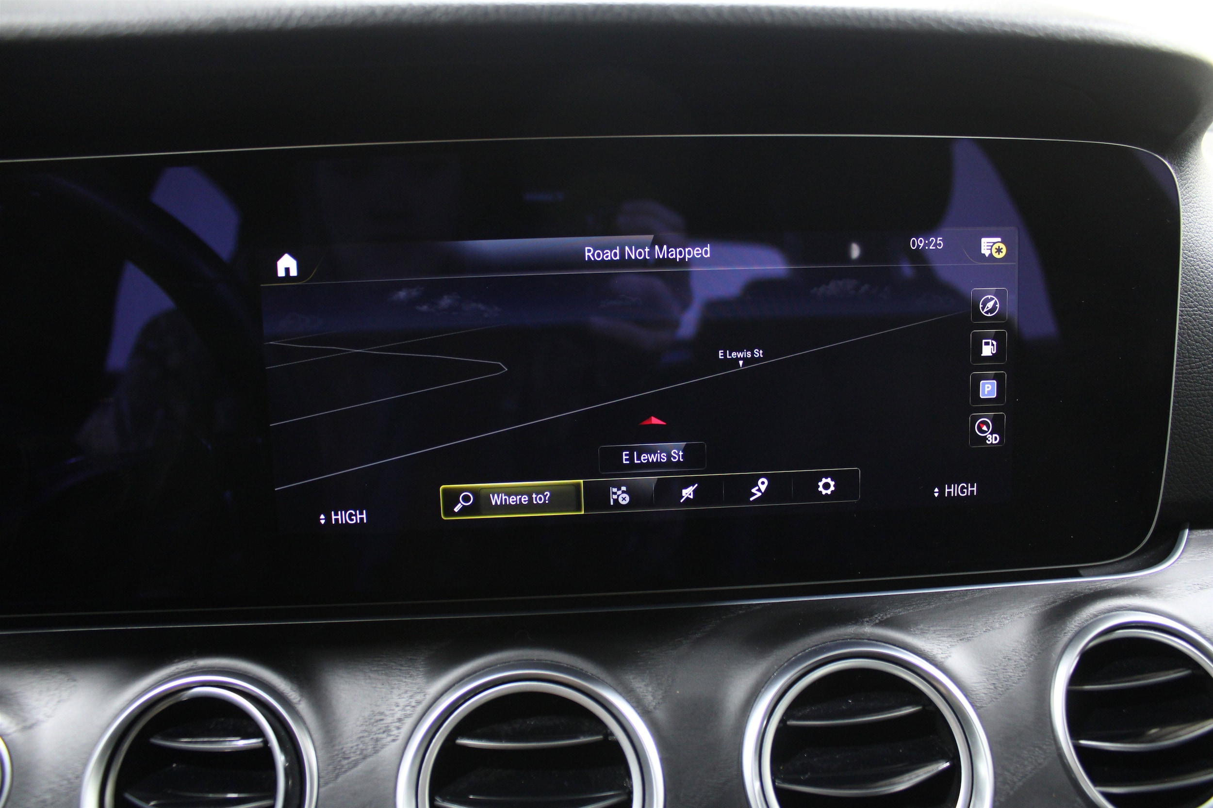 2022 Mercedes-Benz E-Class E350 - Photo 12
