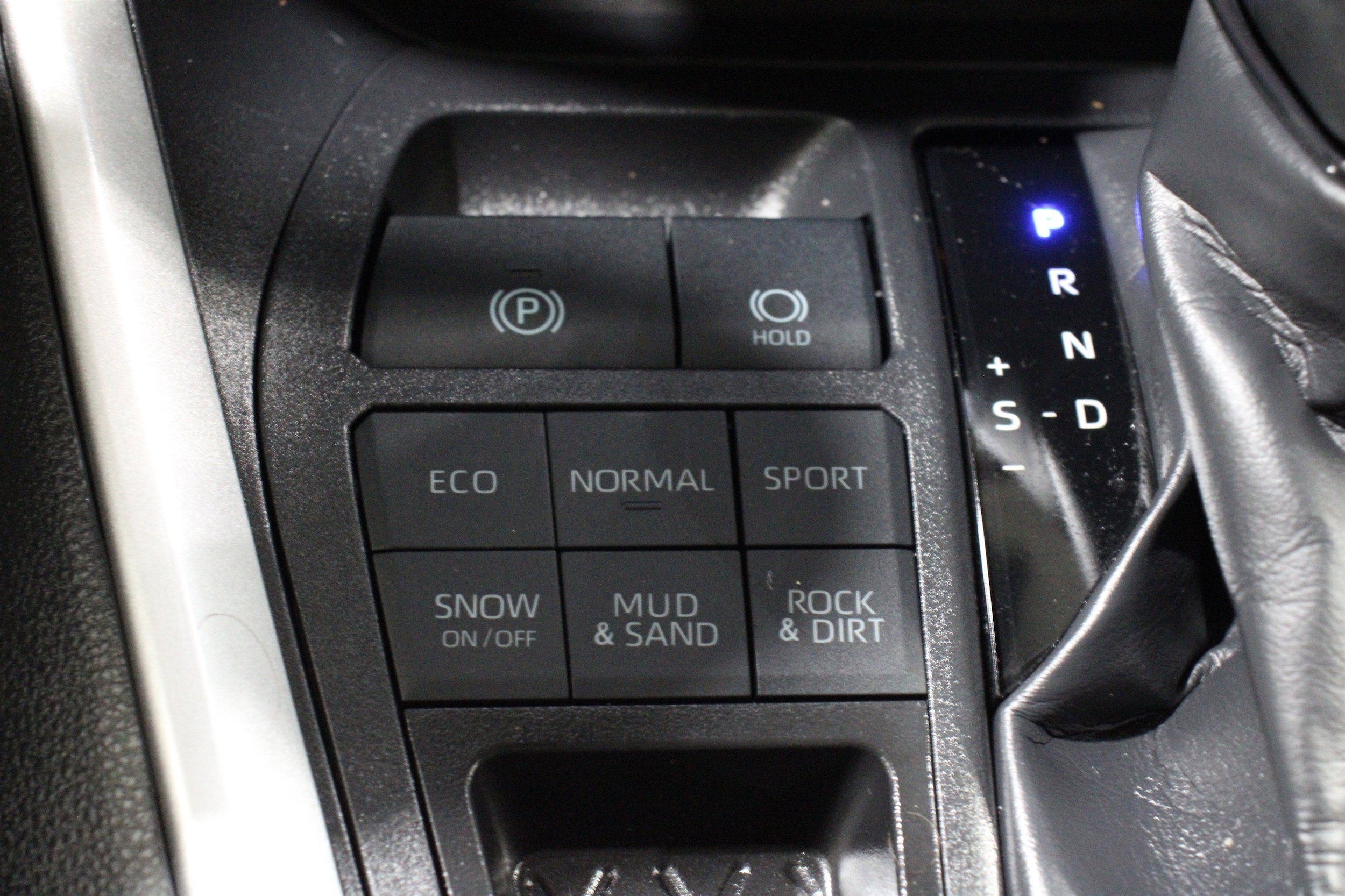 2025 Toyota RAV4 XLE Premium - Photo 21