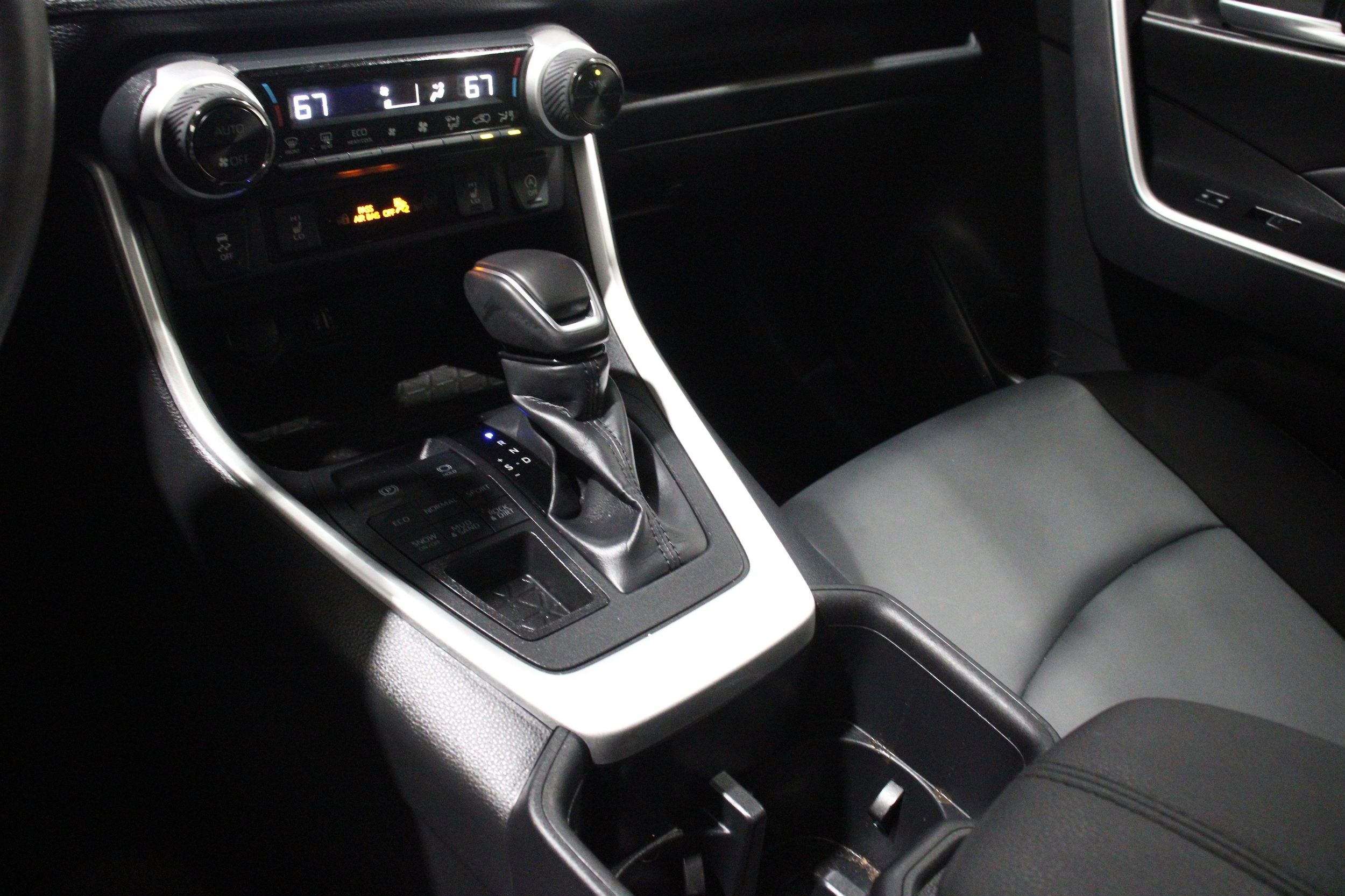 2025 Toyota RAV4 XLE Premium - Photo 20