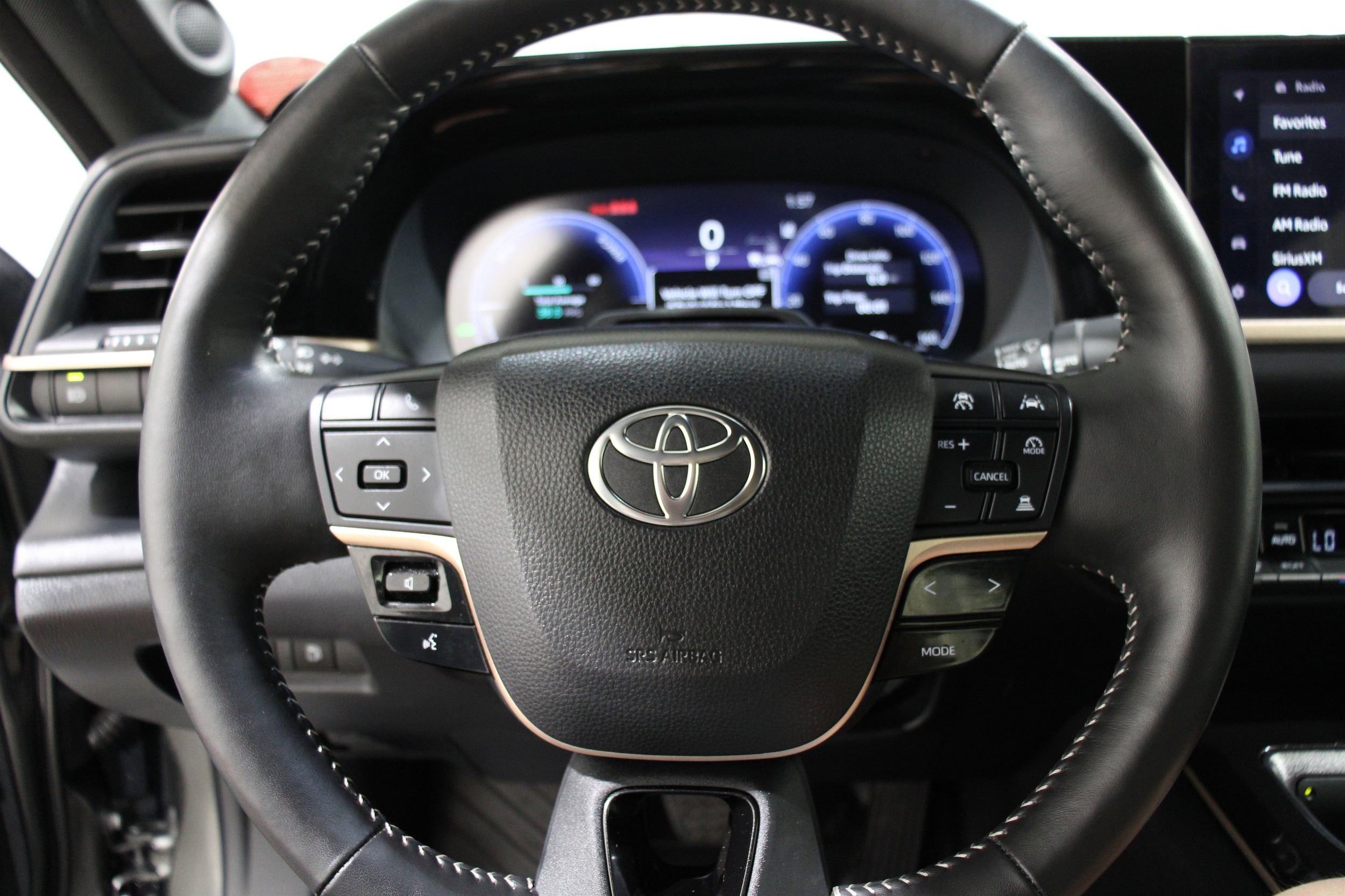 2025 Toyota Crown Limited - Photo 10