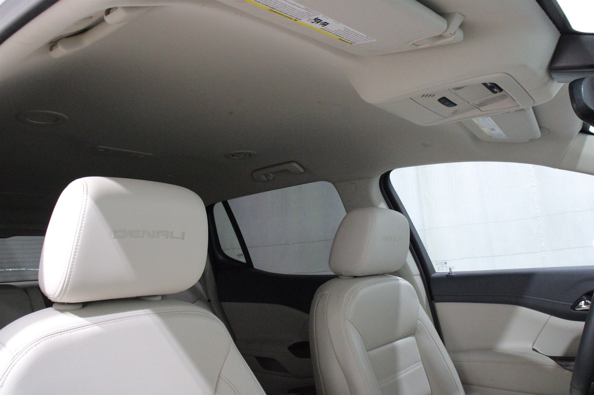 2023 GMC Acadia Denali - Photo 31