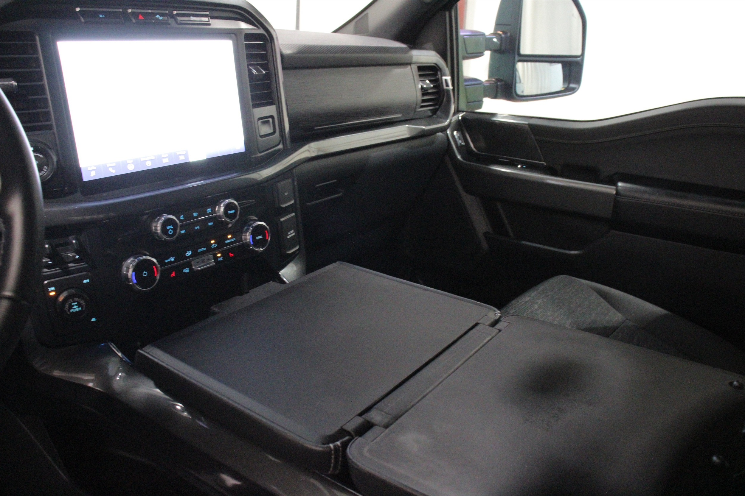 2023 Ford F-150 XLT - Photo 23