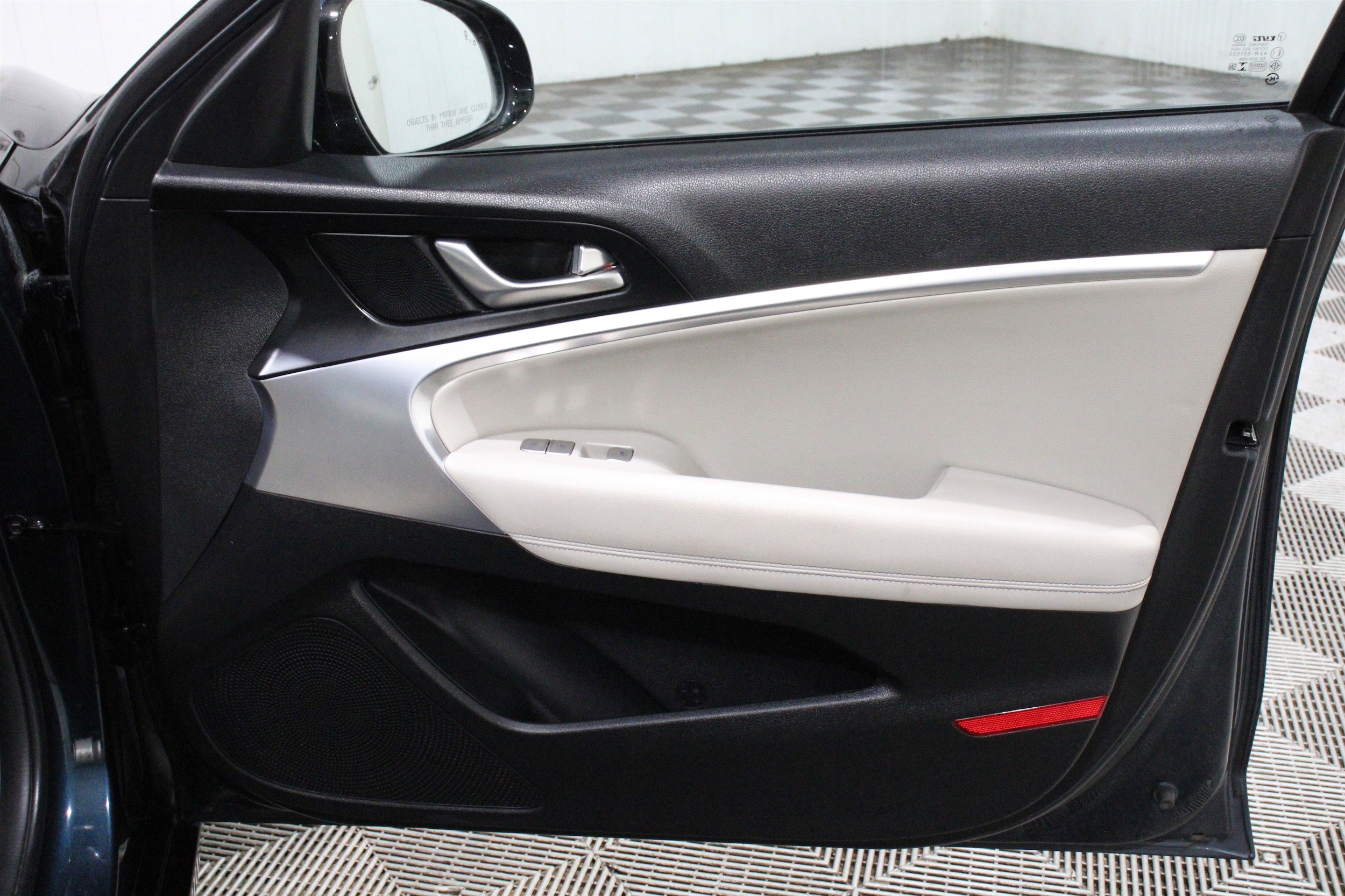 2022 GENESIS G70 Standard - Photo 29