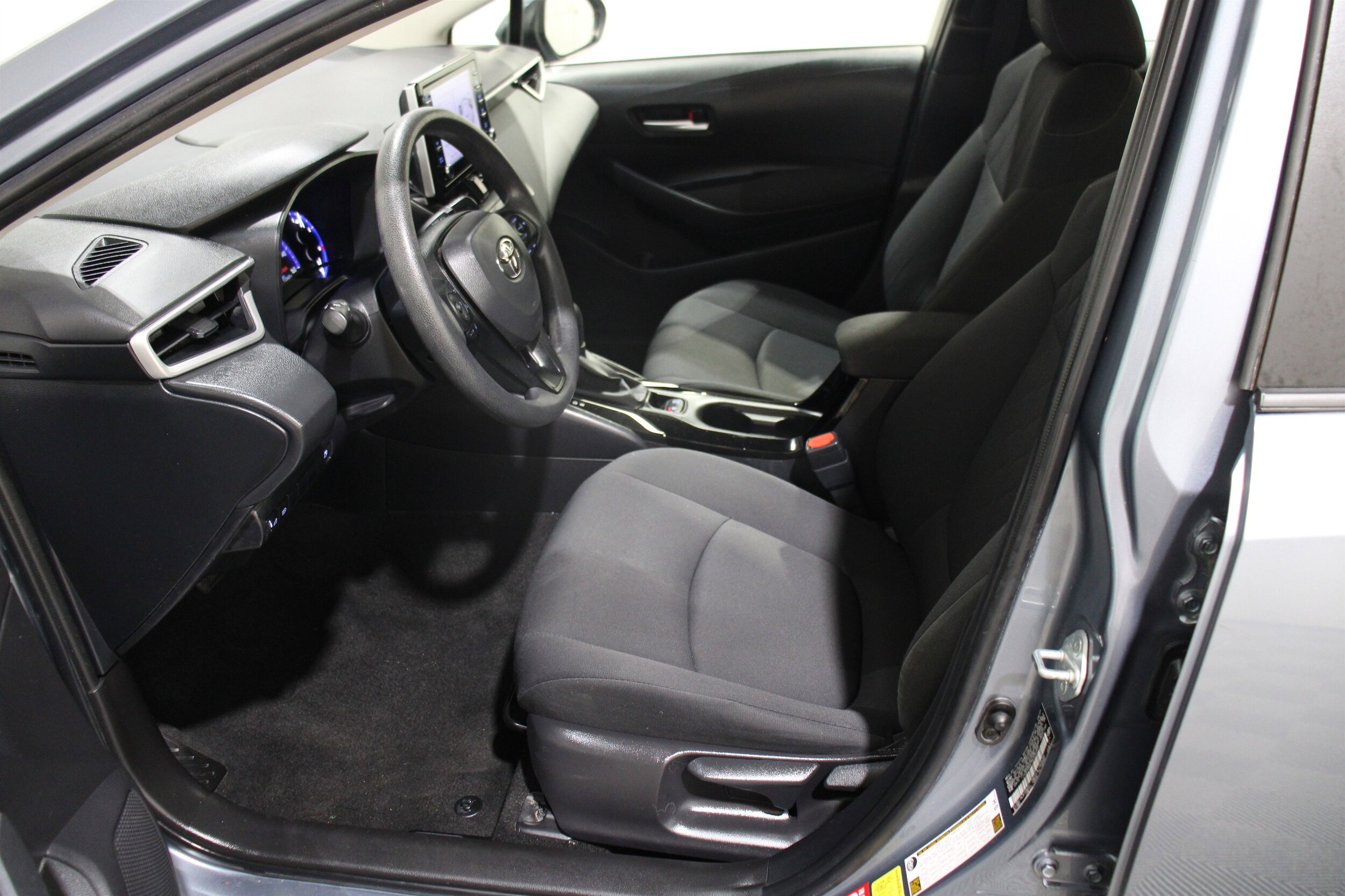 2021 Toyota Corolla Hybrid LE photo 3