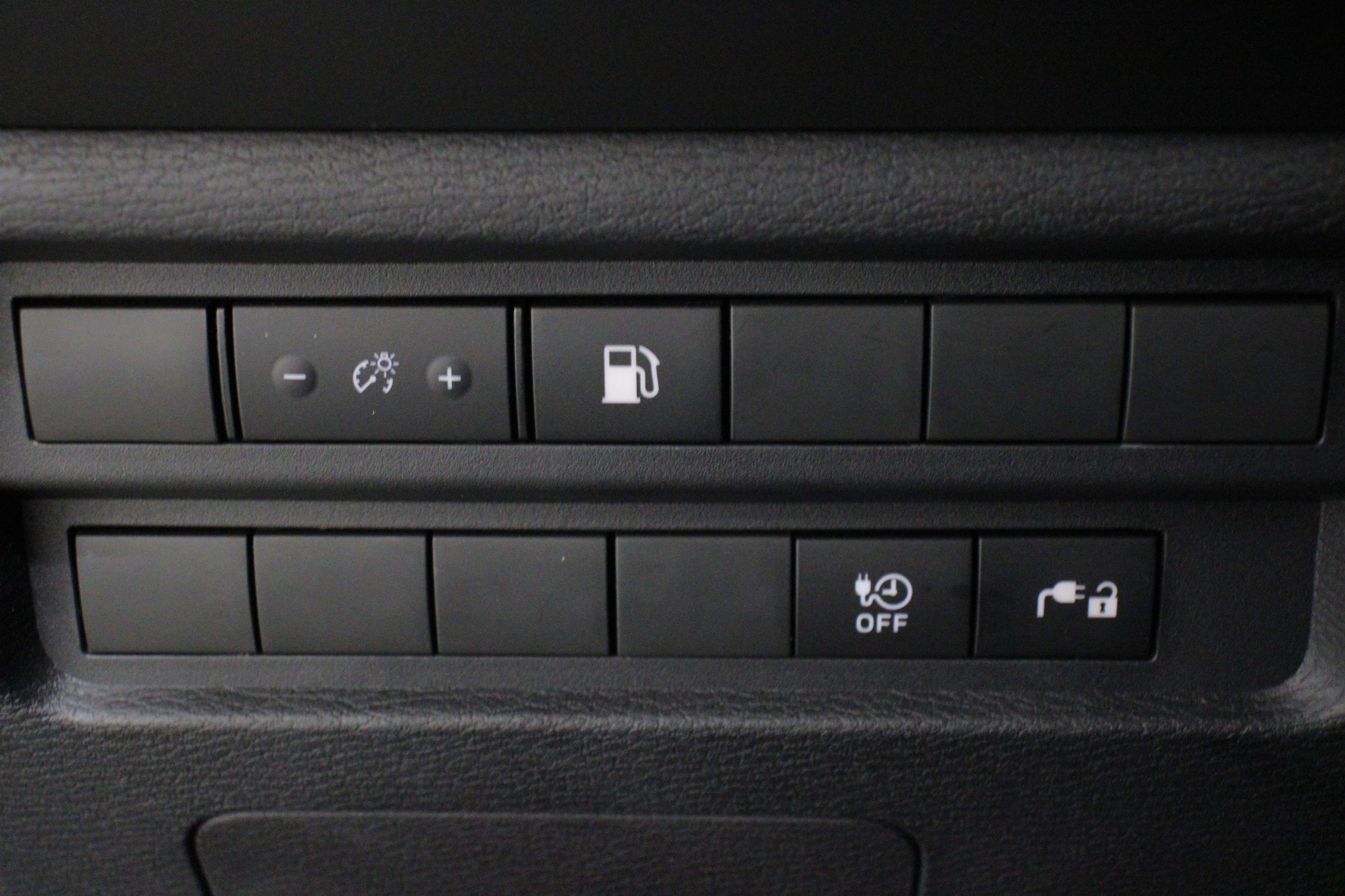 2024 Mitsubishi Outlander Plug-in Hybrid ES - Photo 11