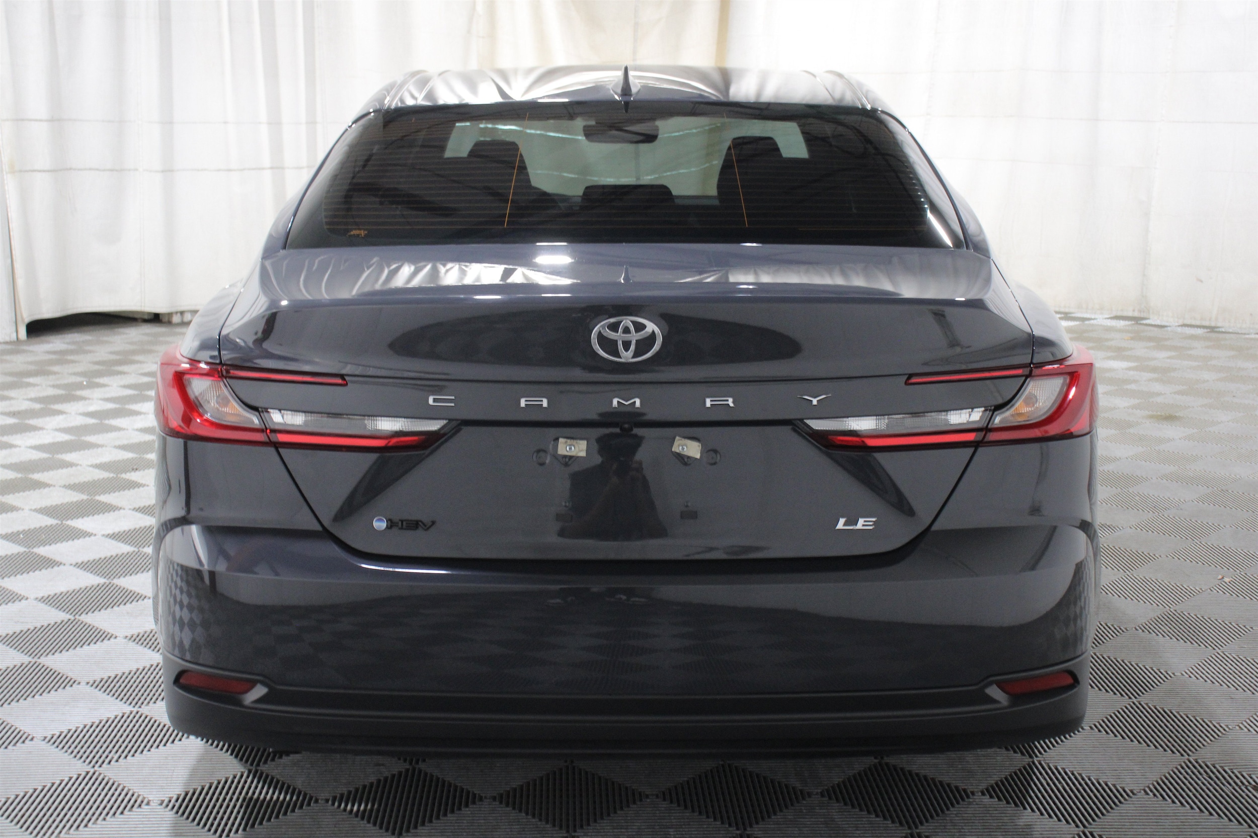 2025 Toyota Camry LE - Photo 34