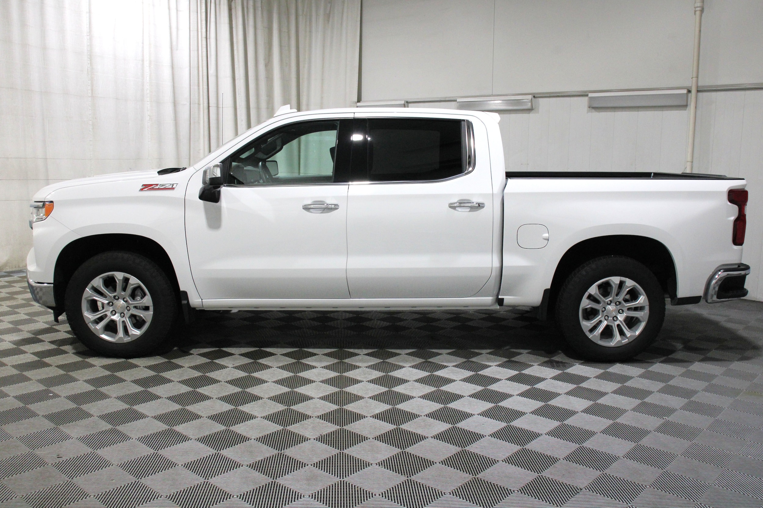 2024 Chevrolet Silverado 1500 LTZ - Photo 33