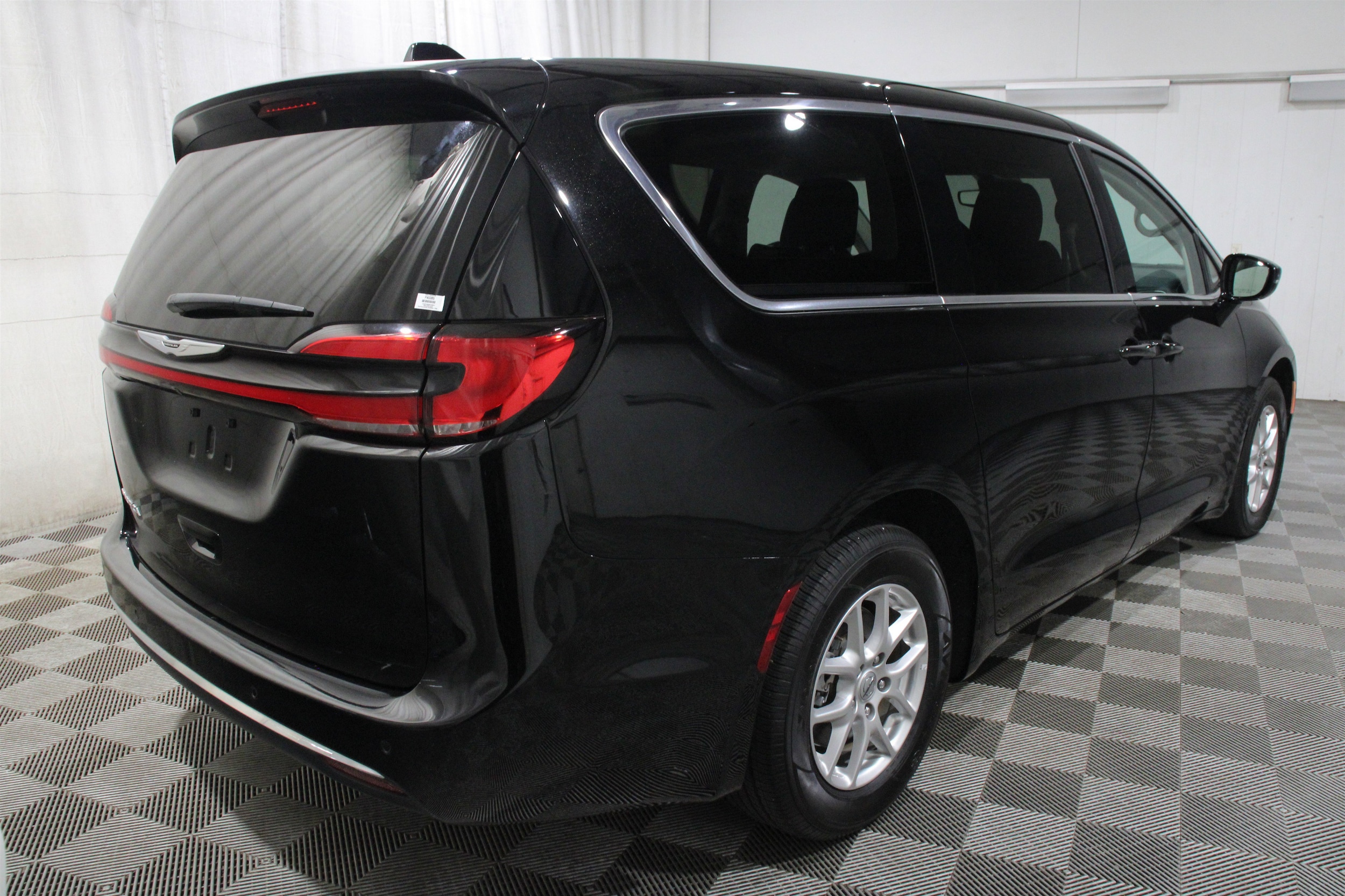2024 Chrysler Pacifica Touring L - Photo 34
