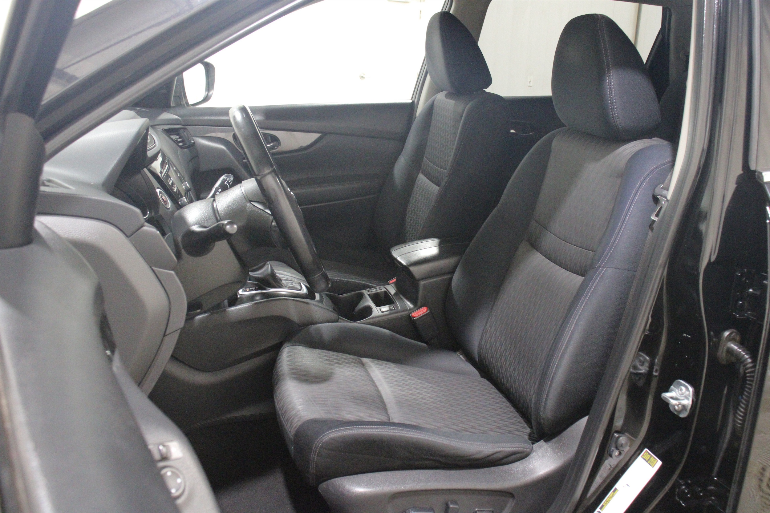 2017 Nissan Rogue SV - Photo 5