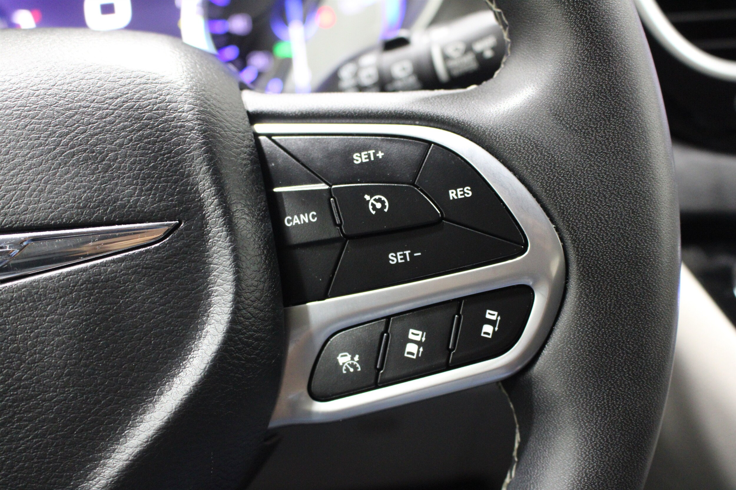2024 Chrysler Pacifica Touring L - Photo 12