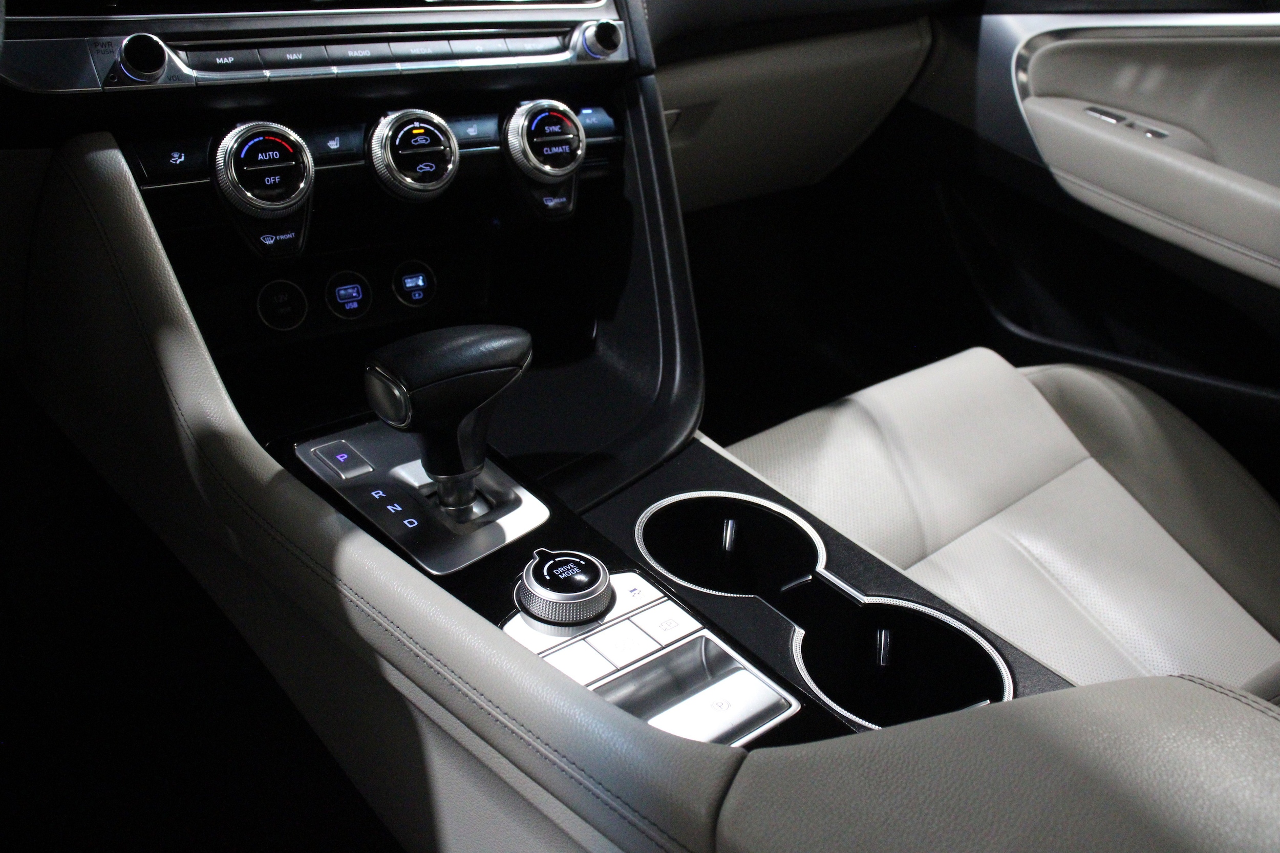 2022 GENESIS G70 Standard - Photo 20