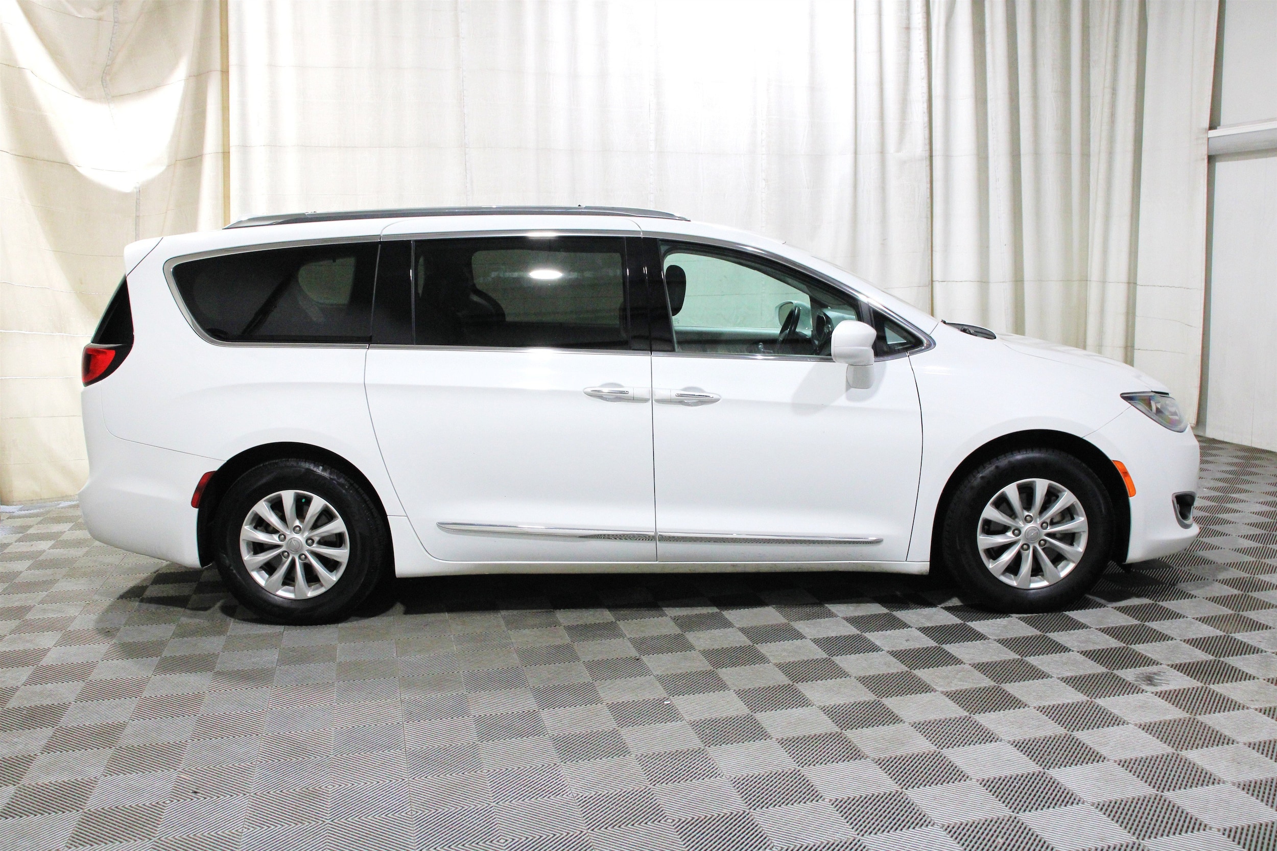 2018 Chrysler Pacifica Touring L - Photo 32