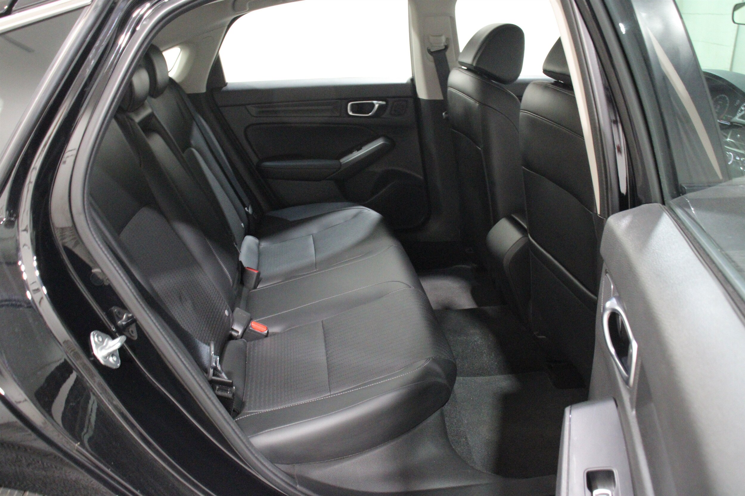2023 Honda Civic Hatchback EX-L - Photo 24