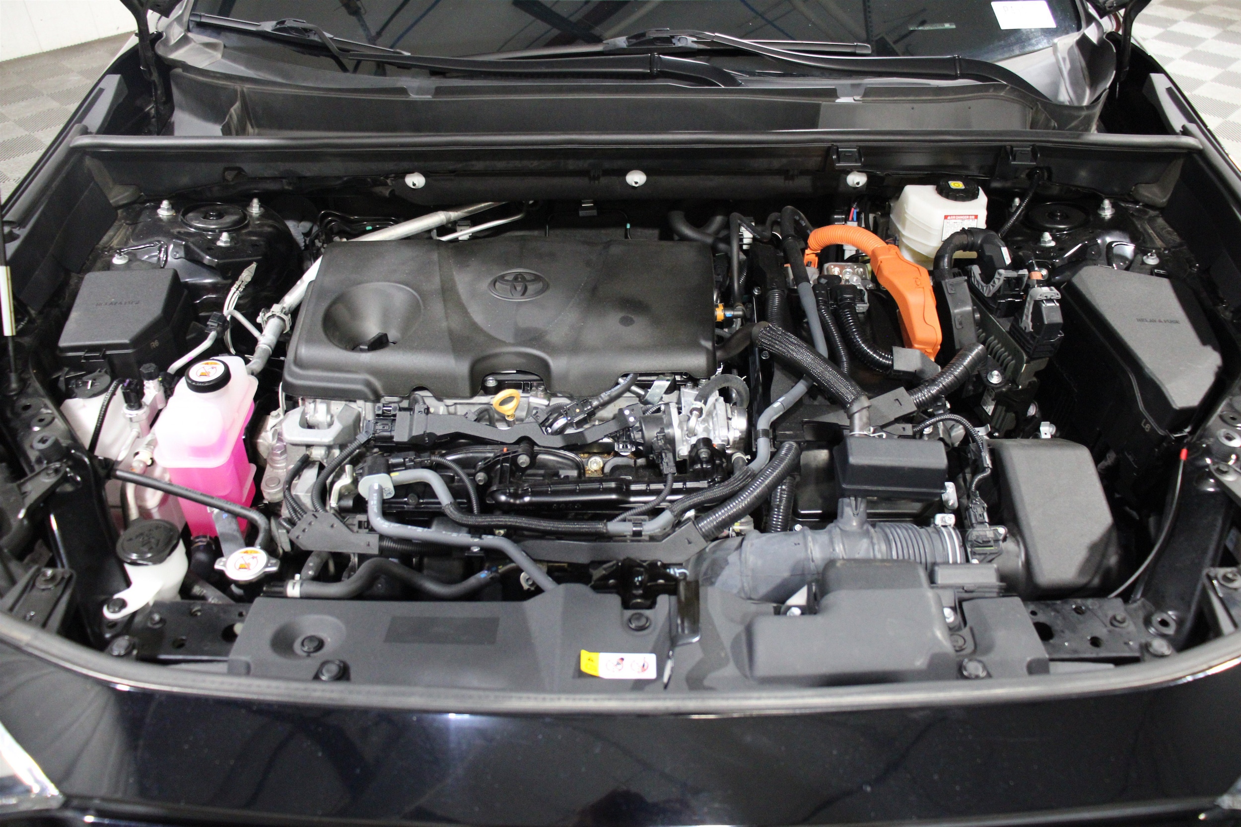 2024 Toyota RAV4 LE - Photo 36