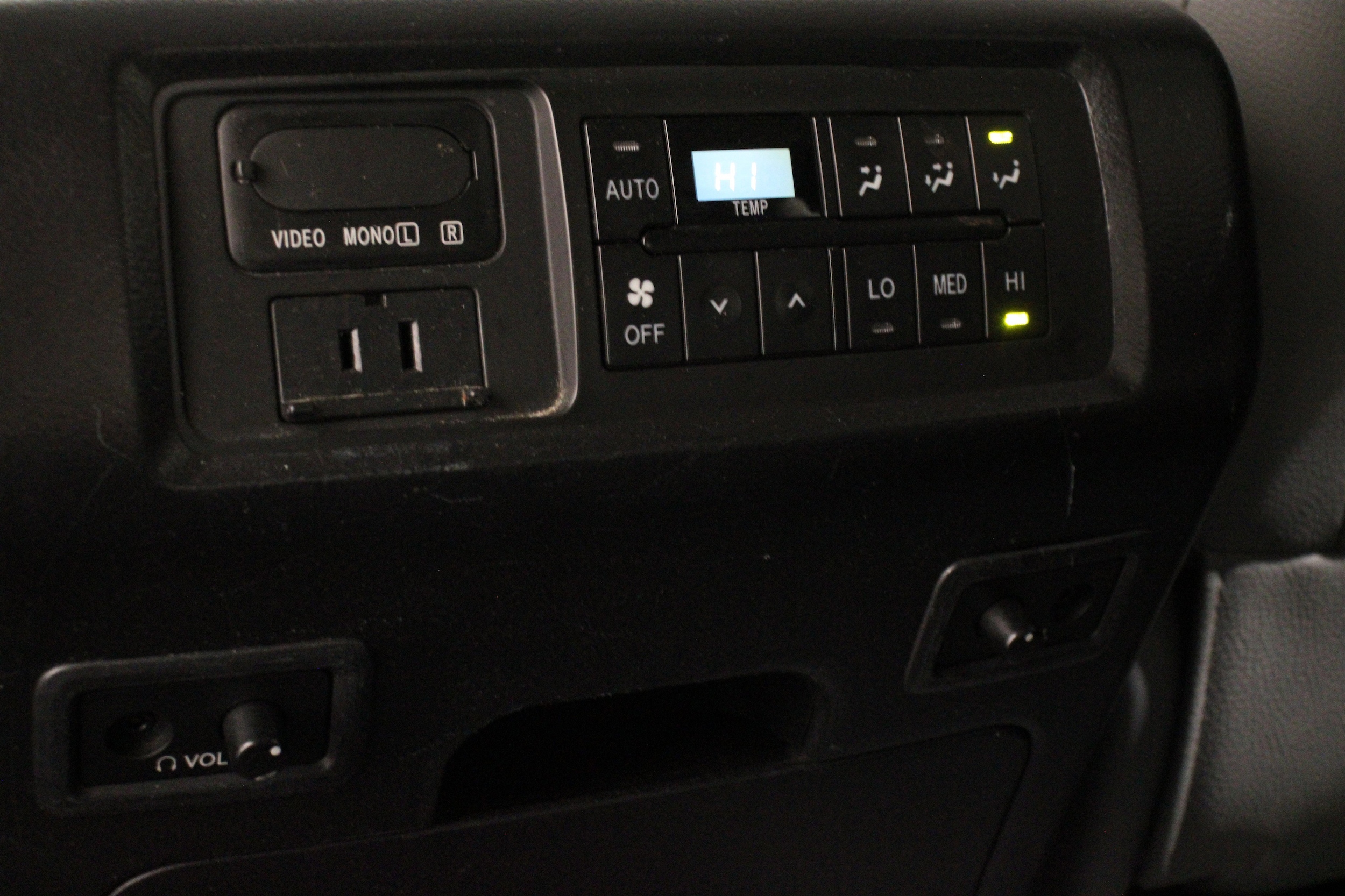 2019 Toyota Sequoia Platinum - Photo 24