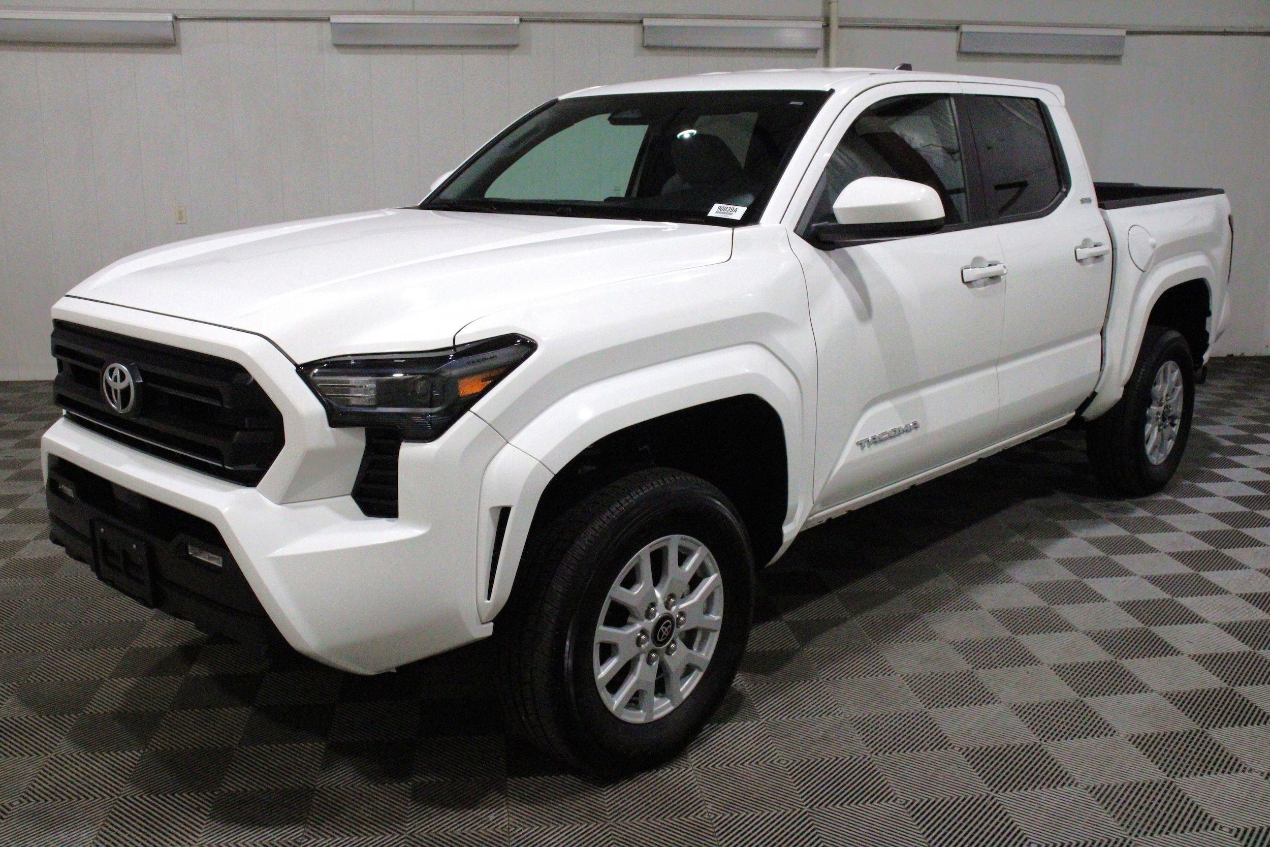 2024 Toyota Tacoma SR5 - Photo 37