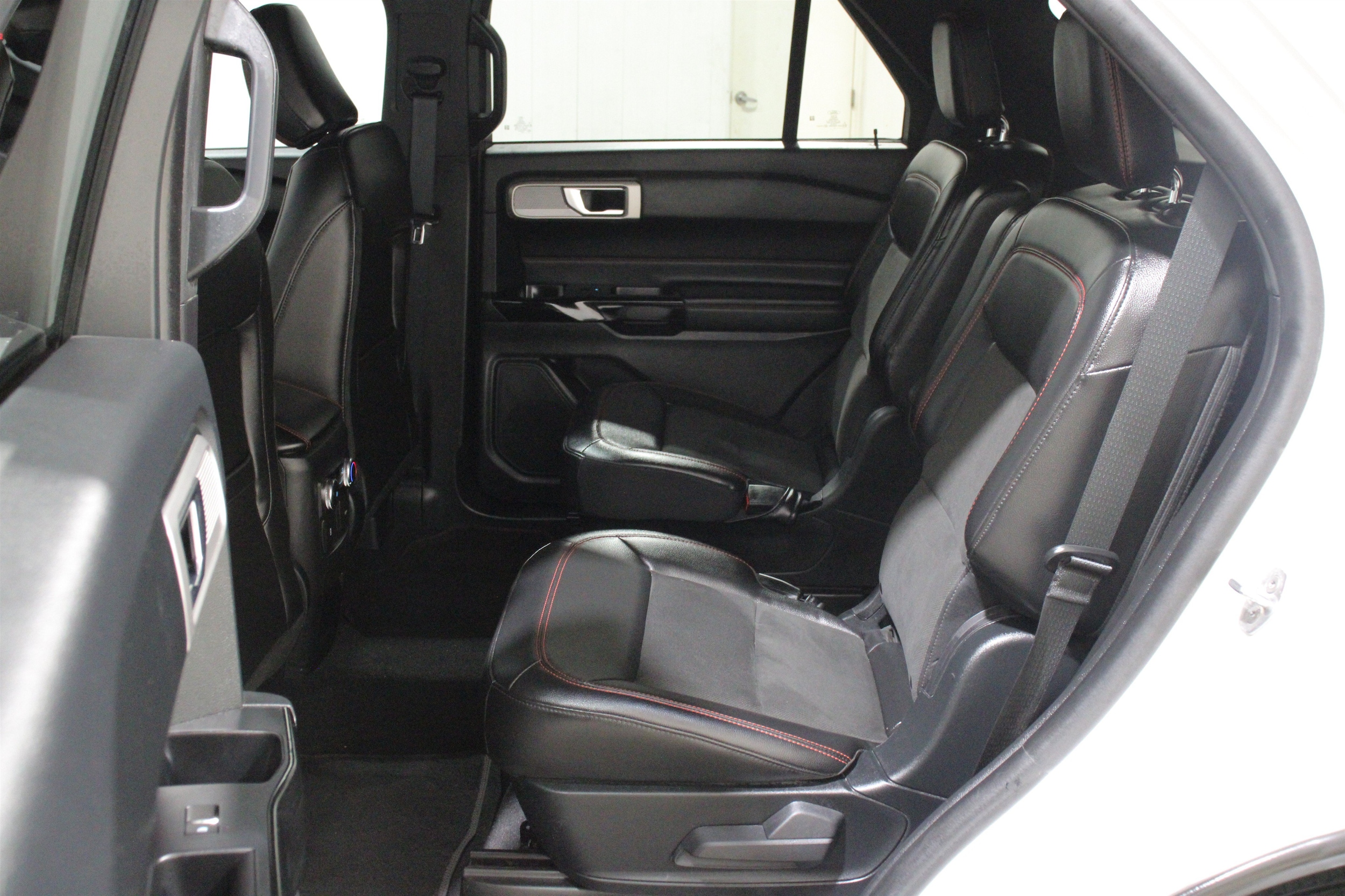 2023 Ford Explorer ST-LINE - Photo 24