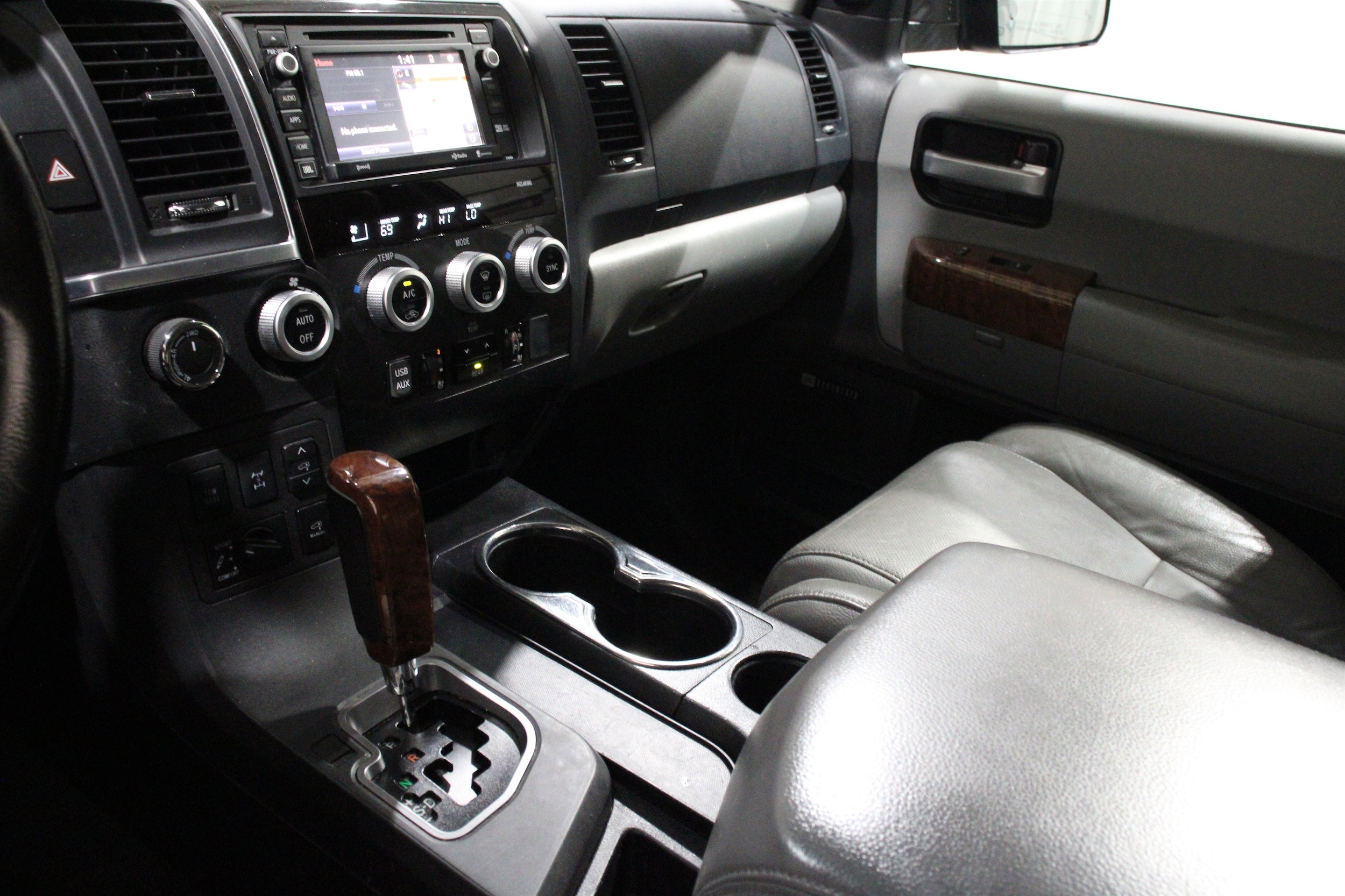 2019 Toyota Sequoia Platinum - Photo 21